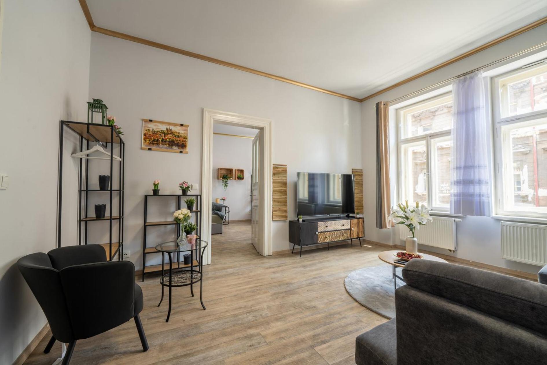Spacious 95m2 Riverside Apartment Zborovska Prague Smichov