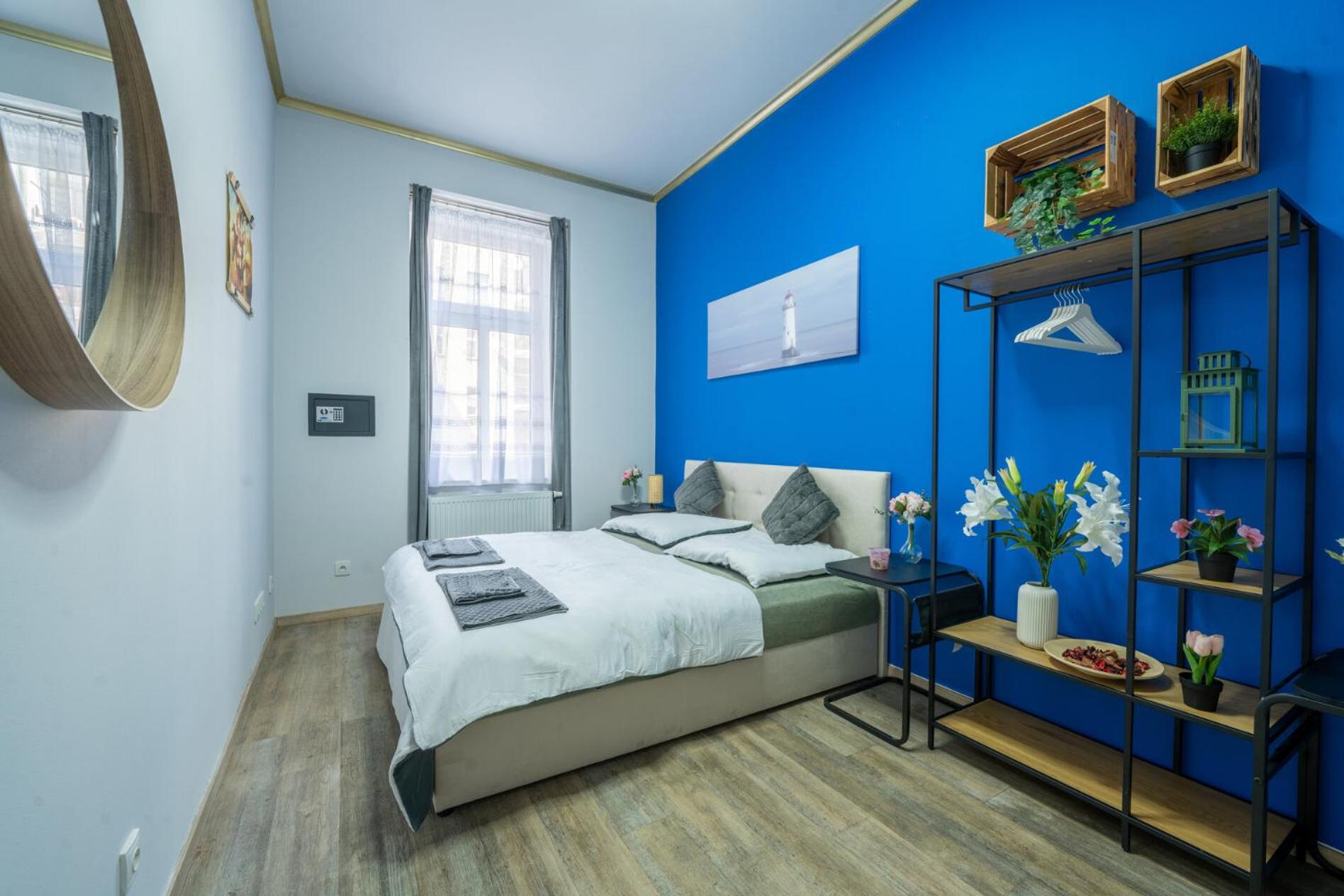 Spacious 95m2 Riverside Apartment Zborovska Prague Smichov