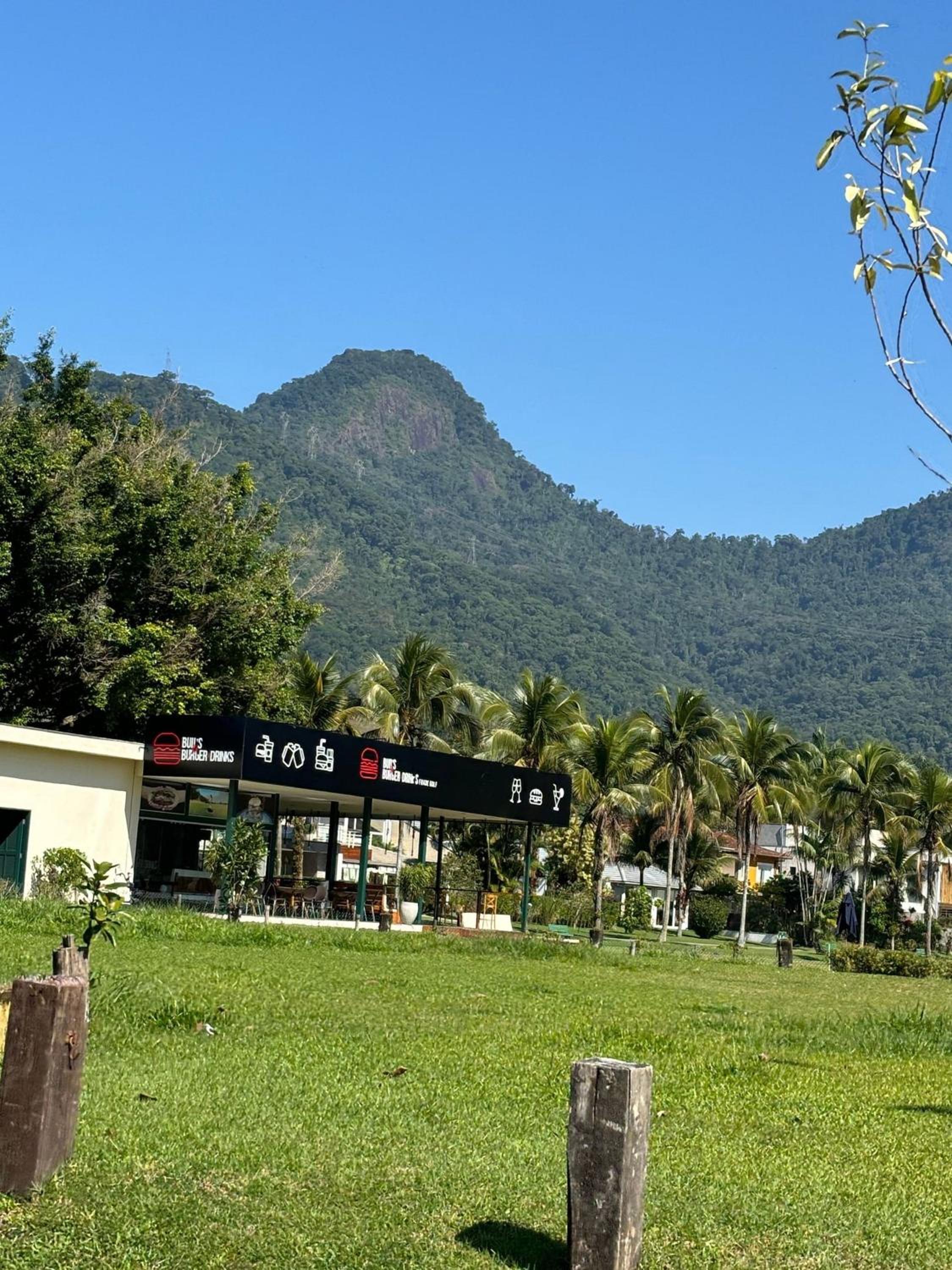 Casa em condomínio Luxuoso de Angra dos Reis que comporta até 8 pessoas.
