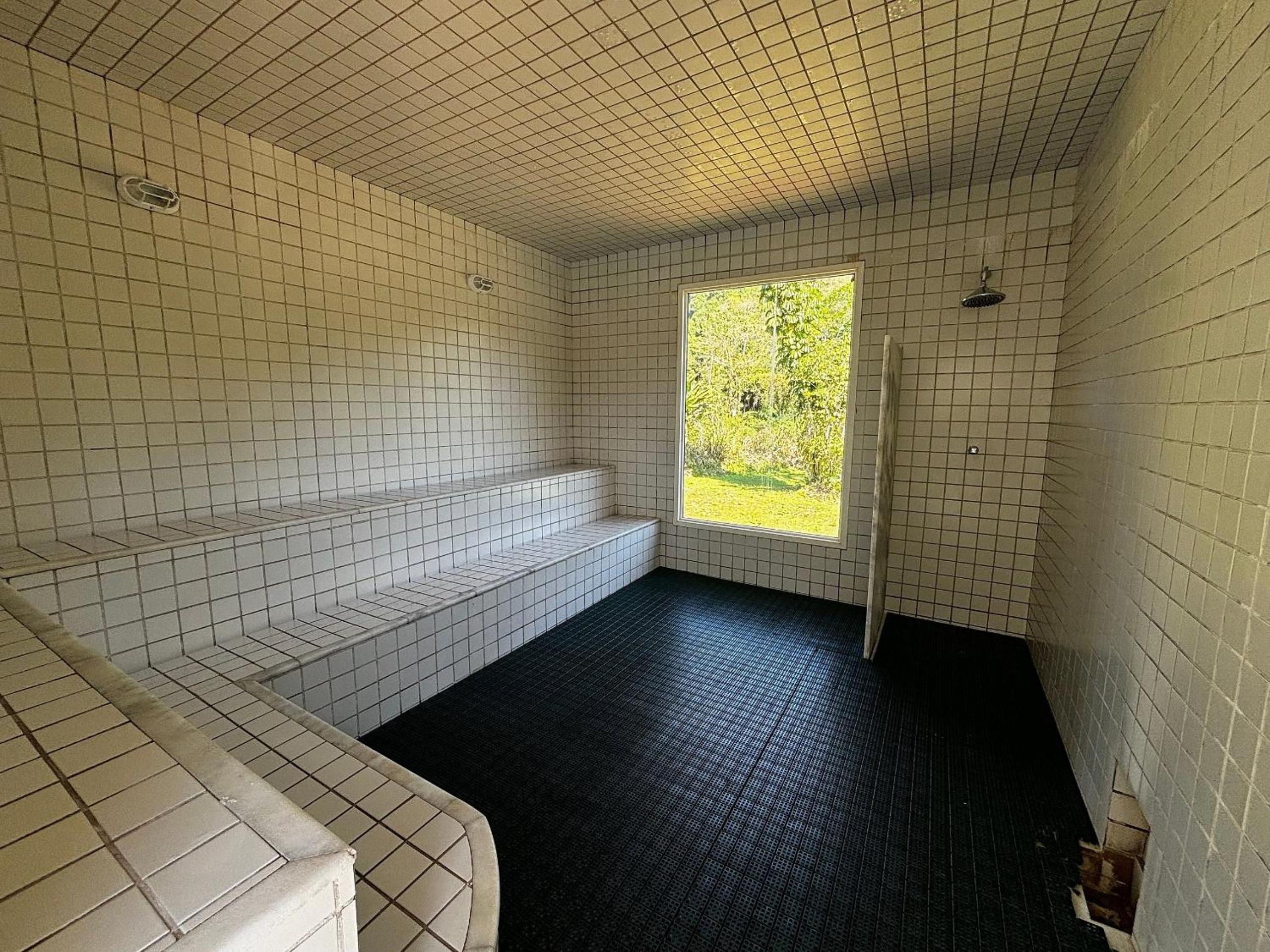 Casa em condomínio Luxuoso de Angra dos Reis que comporta até 8 pessoas.