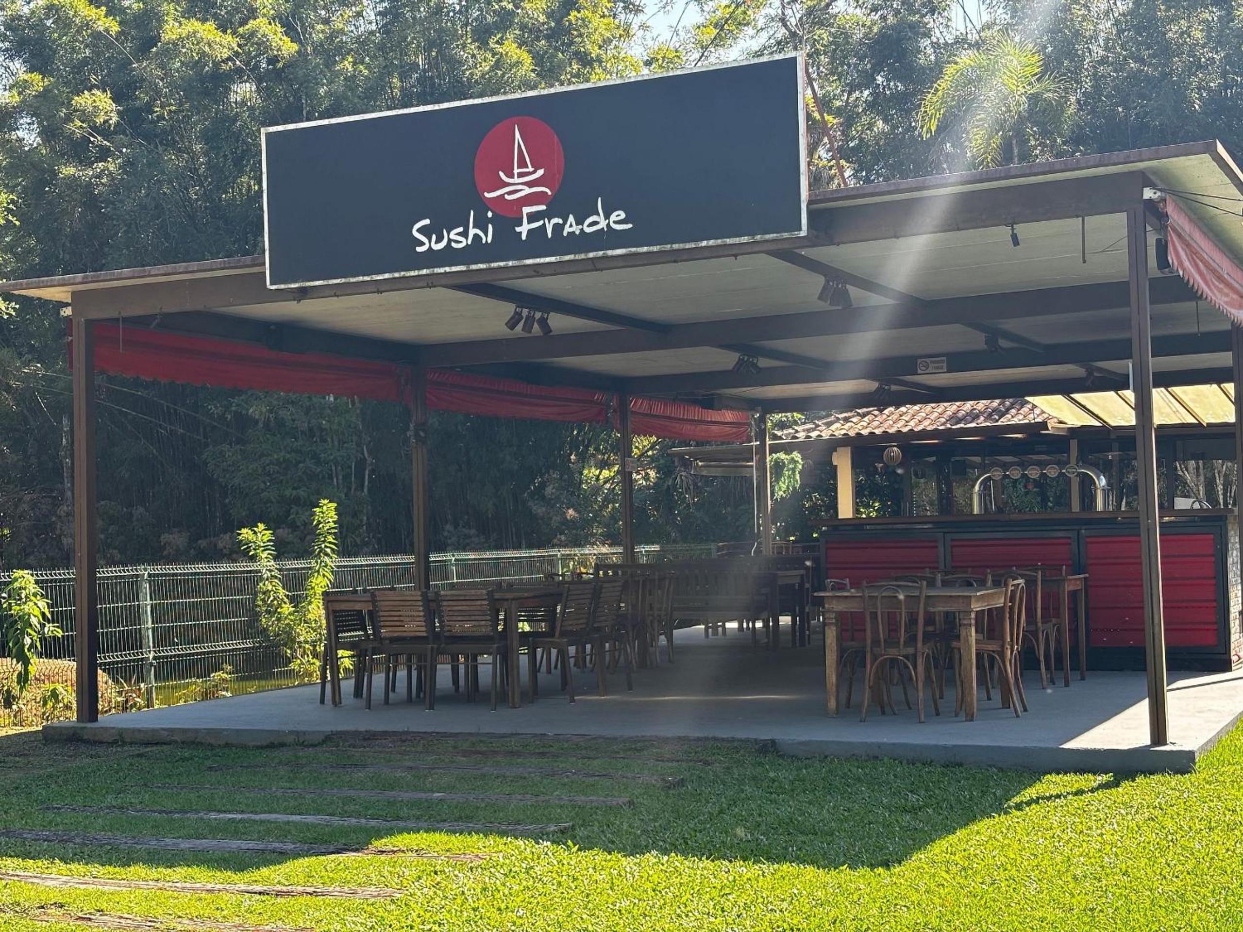 Casa em condomínio Luxuoso de Angra dos Reis que comporta até 8 pessoas.
