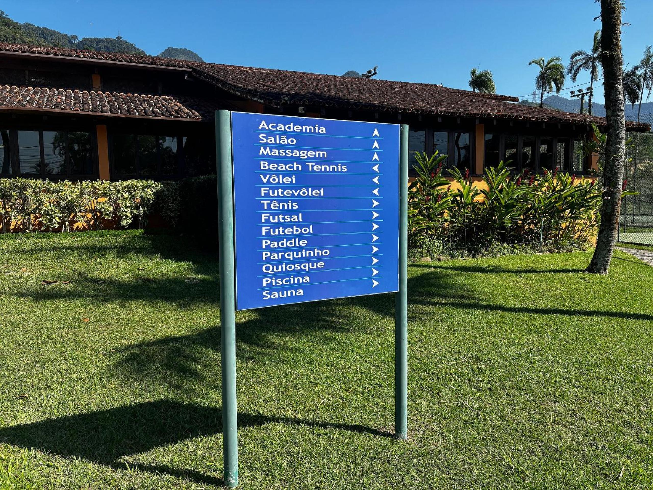 Casa em condomínio Luxuoso de Angra dos Reis que comporta até 8 pessoas.