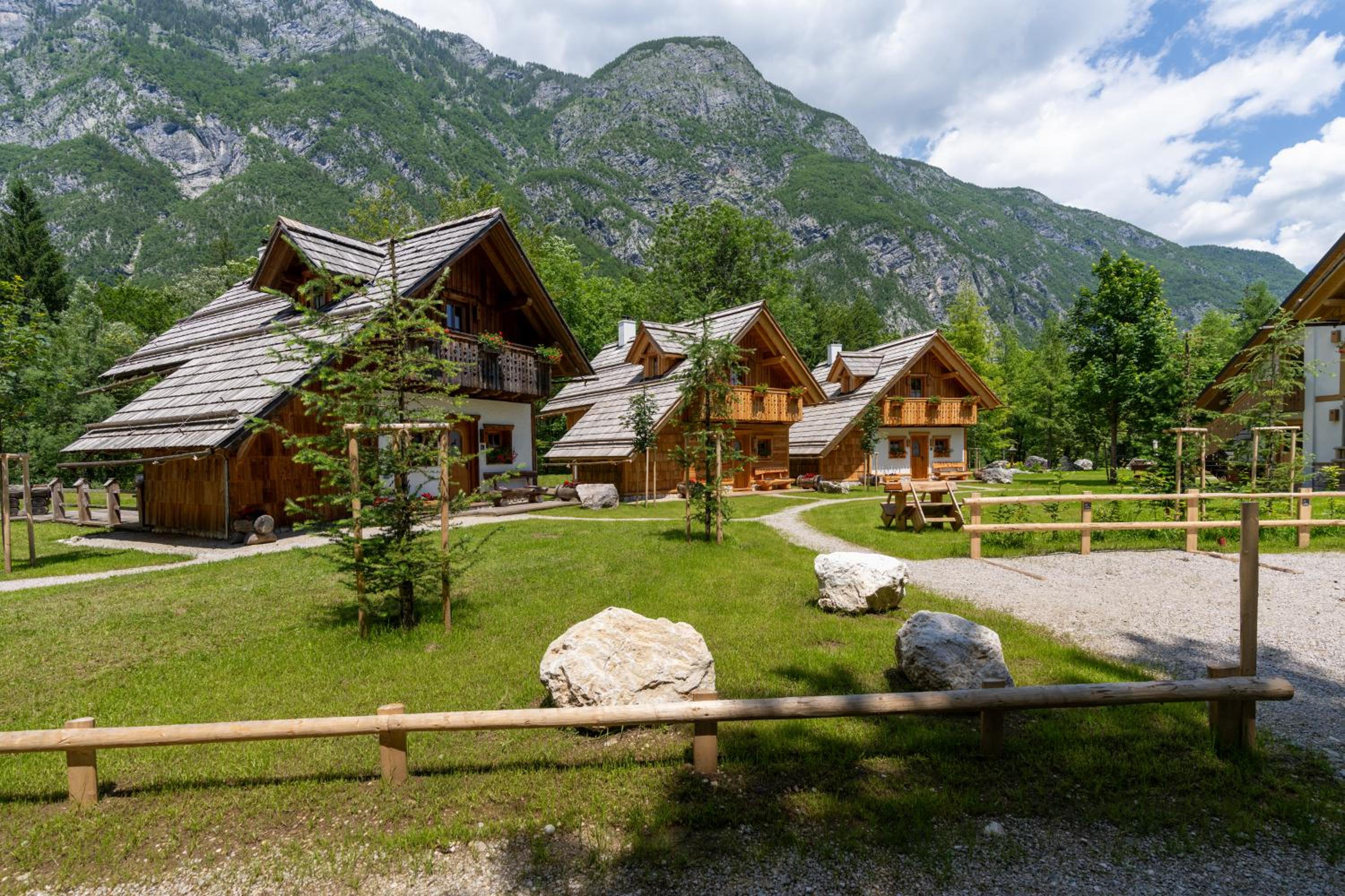 ALPIK Chalets - Bohinj view 2
