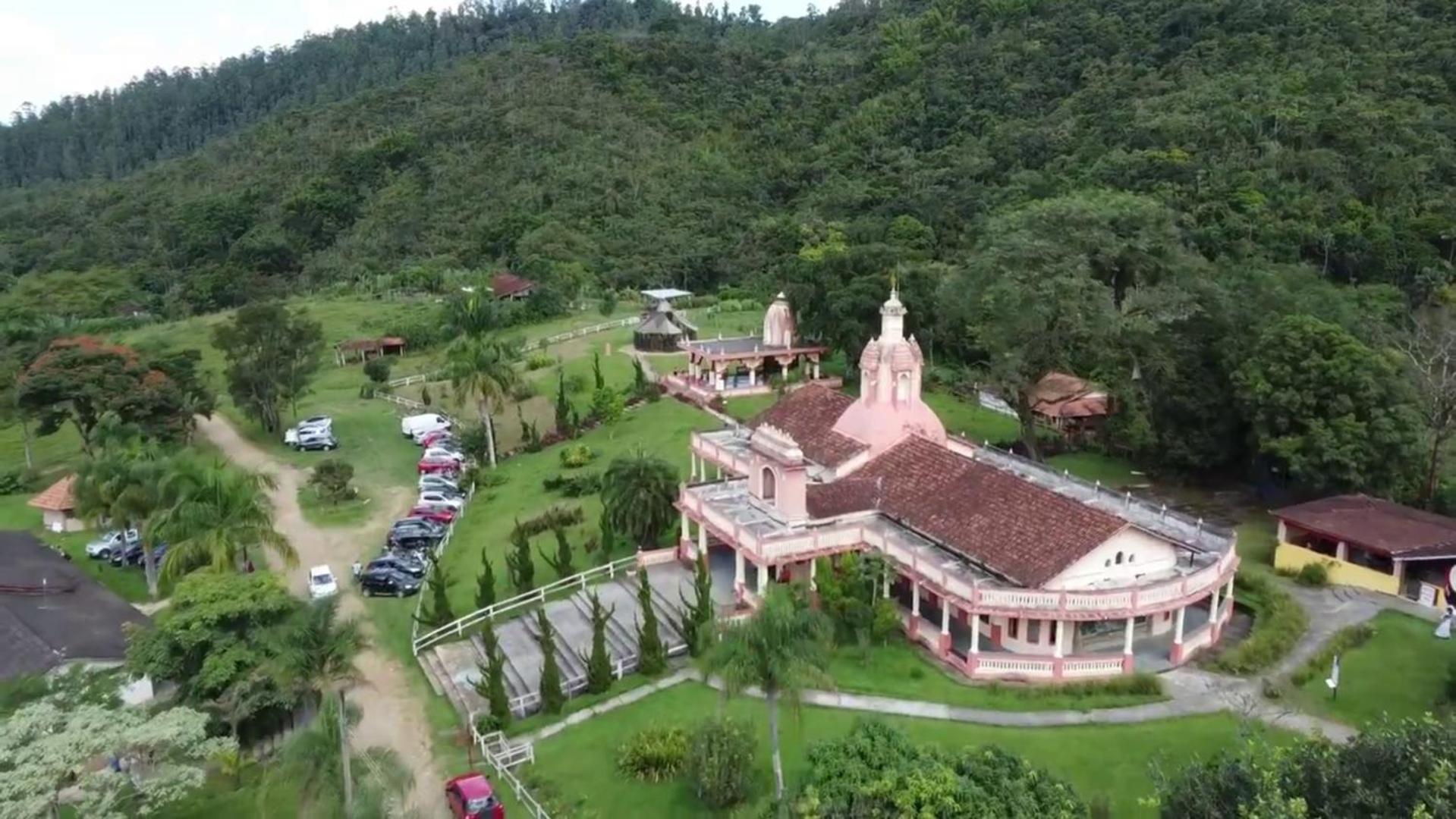 Hospedaria Nova Gokula - Lótus -