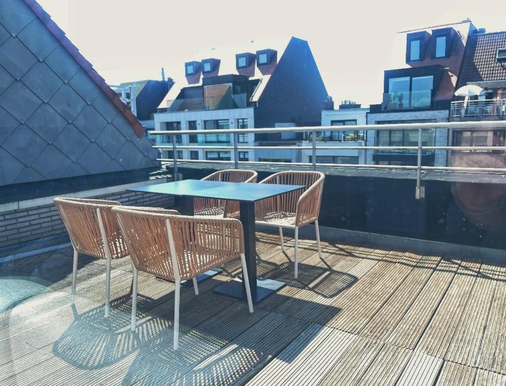 Hoy Suite - Penthouse in the Heart of Knokke-Heist