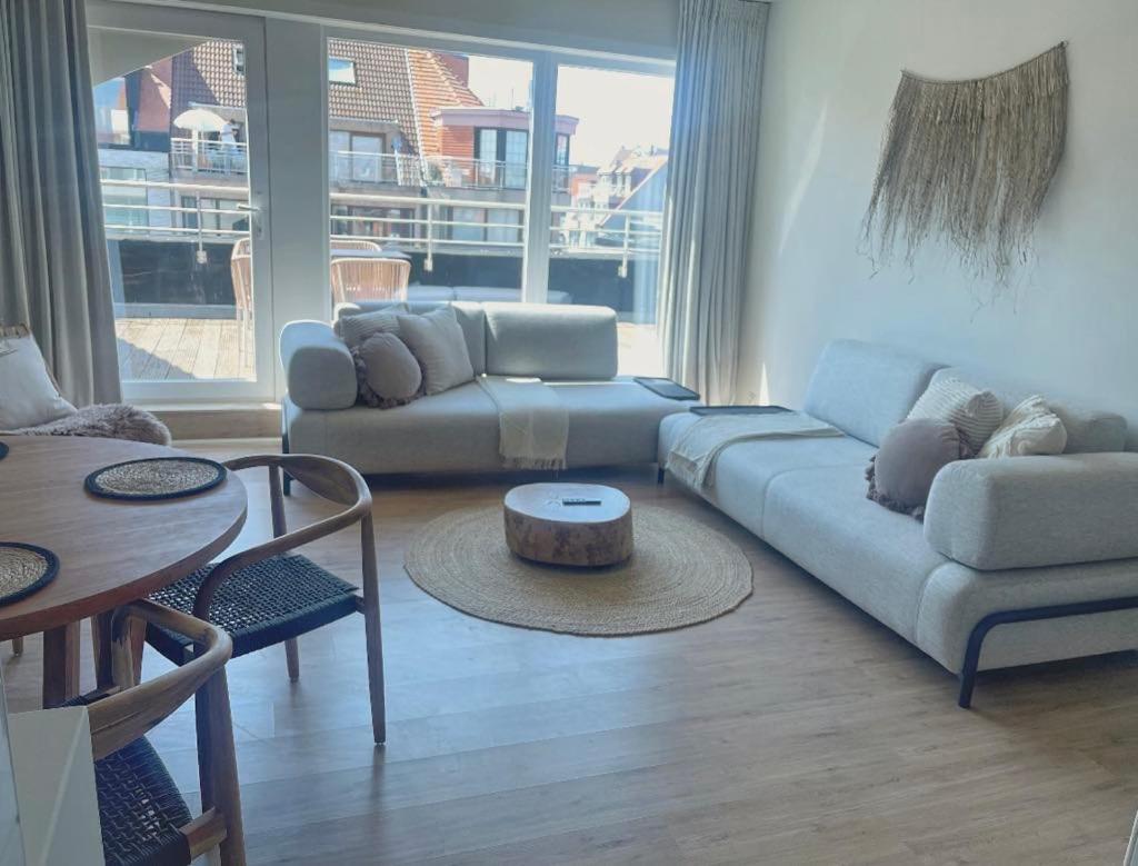 Hoy Suite - Penthouse in the Heart of Knokke-Heist