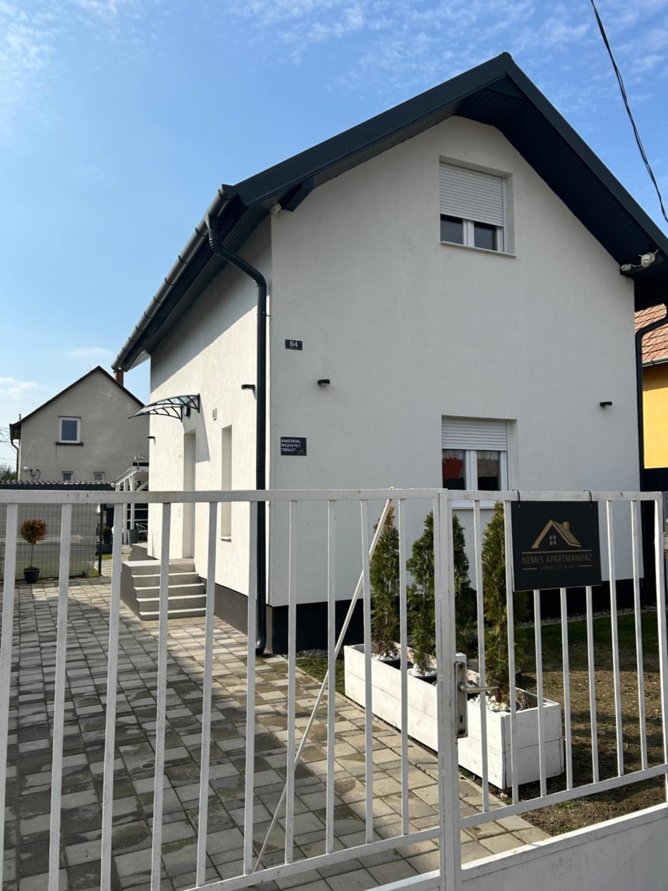 Nemes Apartmanház Tóalmás view 2