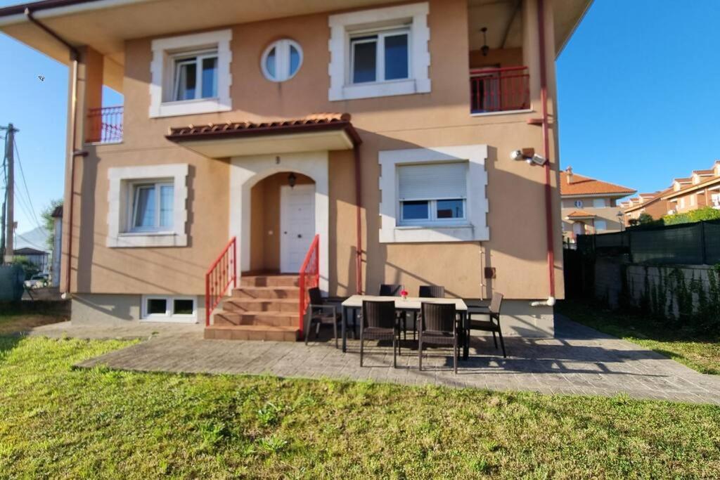Casa con jardín cerca de Santander