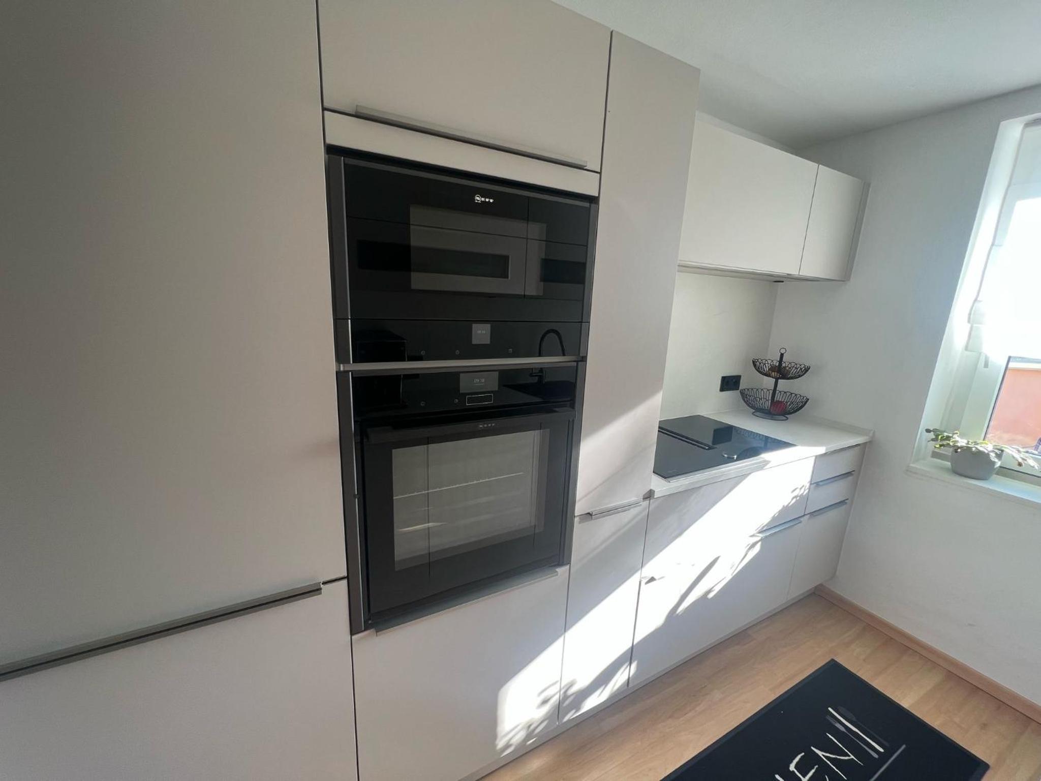 Moderne 4 Zimmer Wohnung vollausgestattet und Möbliert