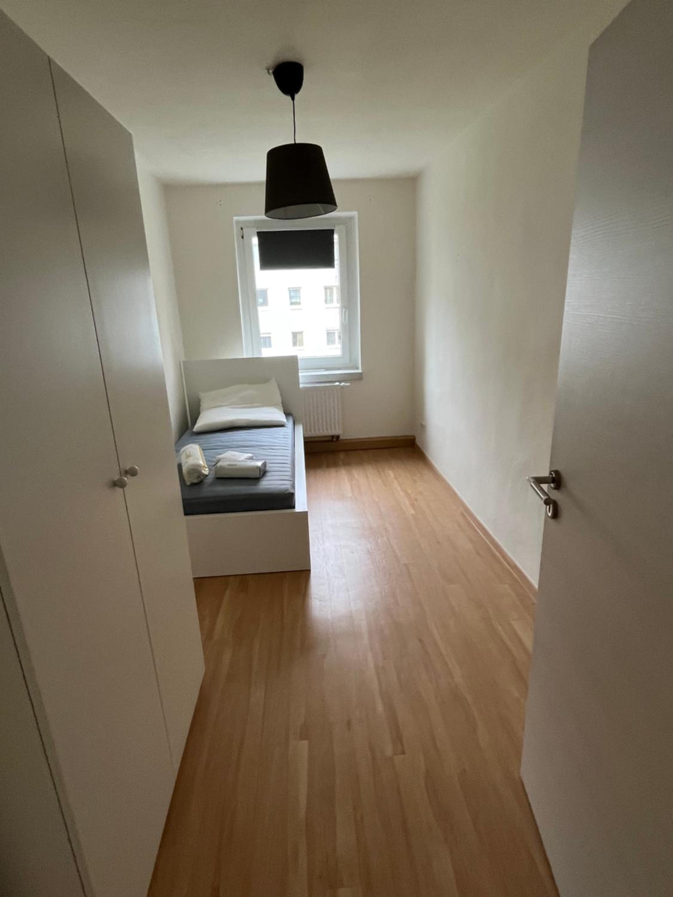 Moderne 4 Zimmer Wohnung vollausgestattet und Möbliert