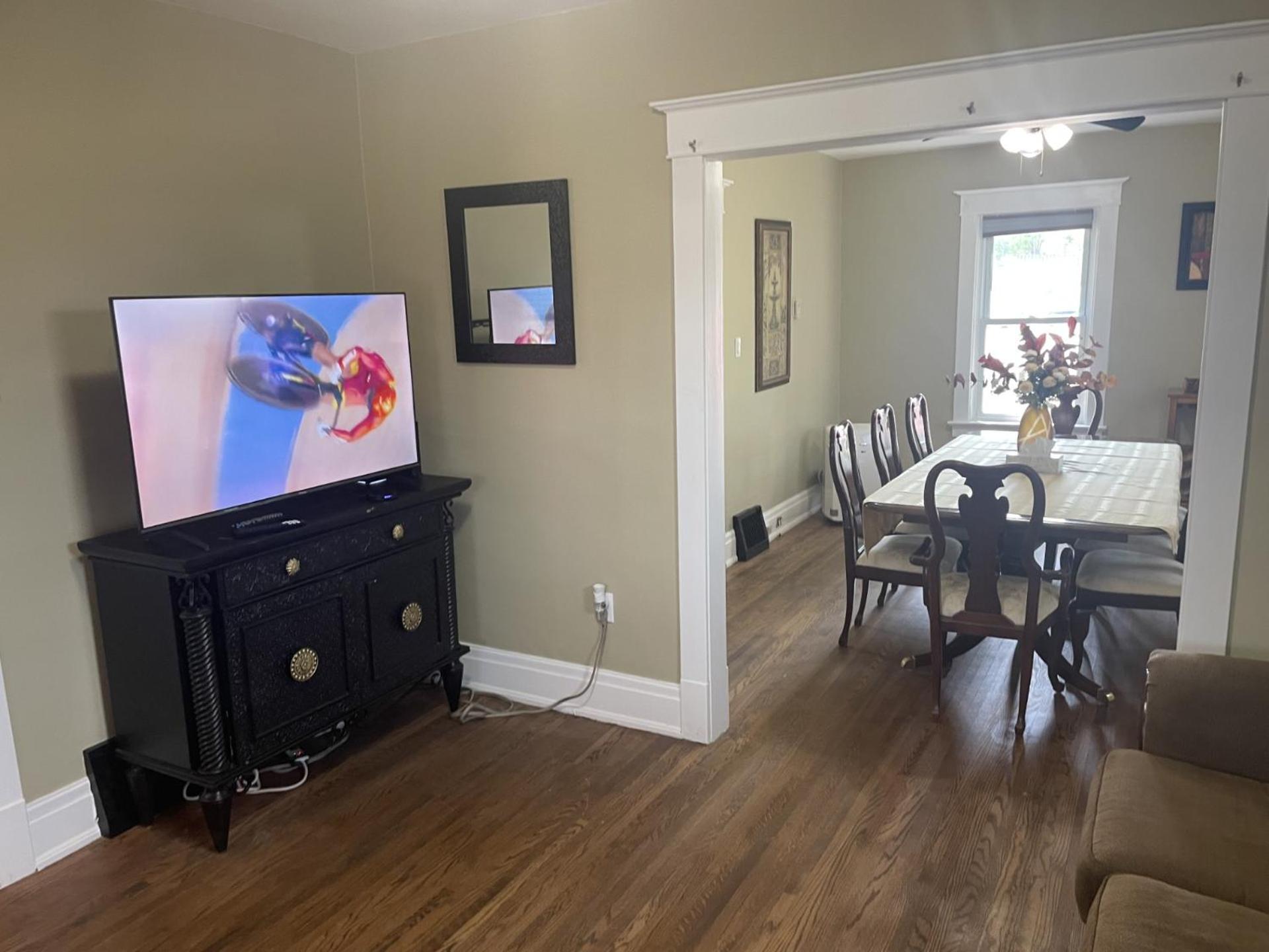 Exceptionally Close to the Falls Amazing Location & Complimentary Breakfast Delivered Daily to the Rental