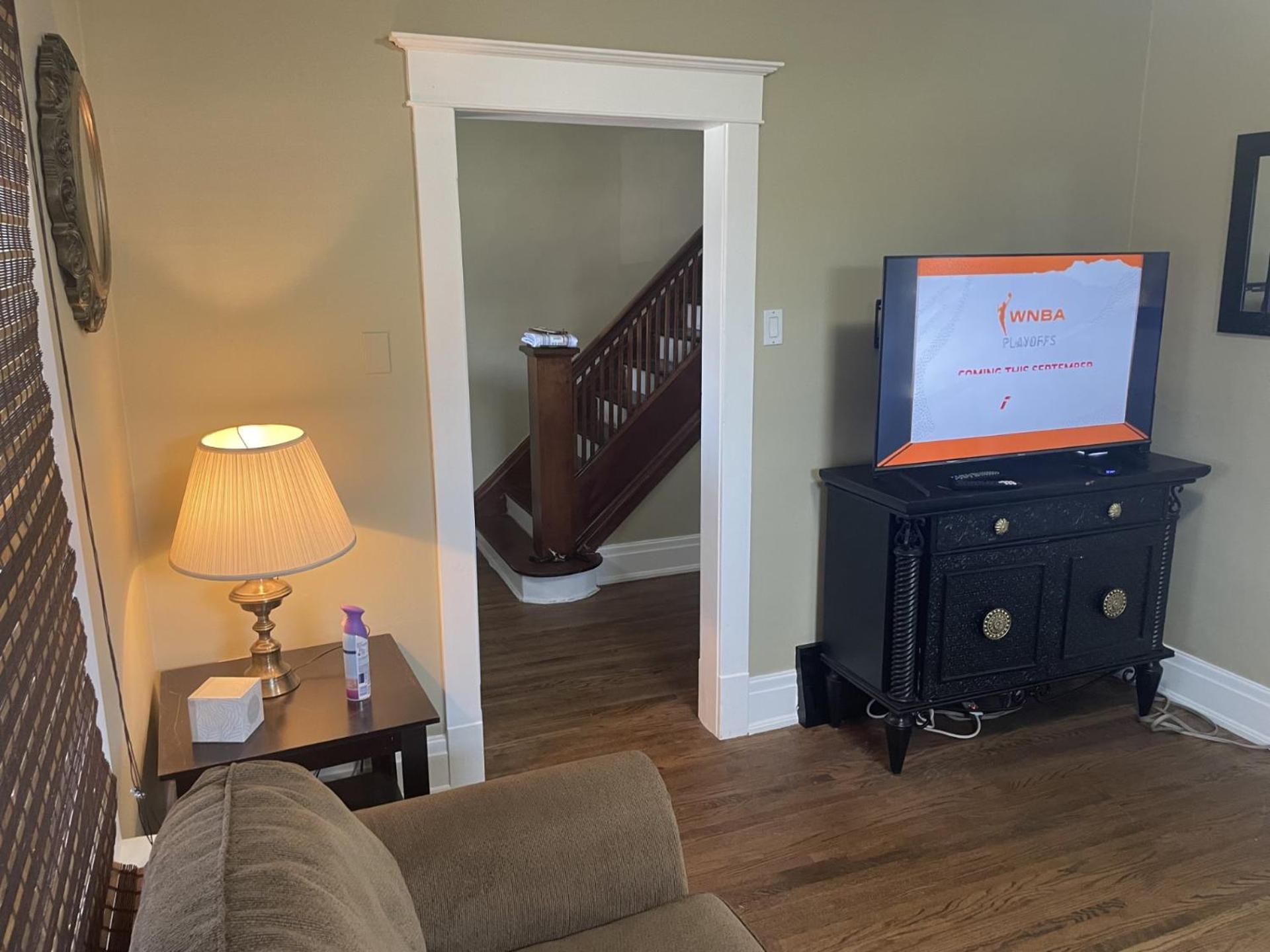 Exceptionally Close to the Falls Amazing Location & Complimentary Breakfast Delivered Daily to the Rental