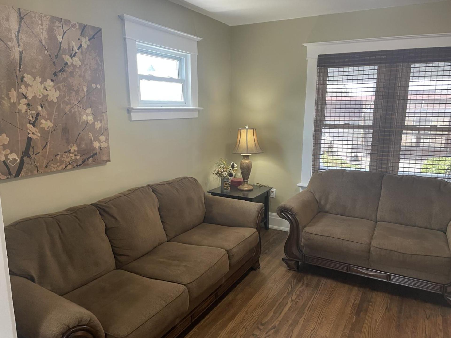Exceptionally Close to the Falls Amazing Location & Complimentary Breakfast Delivered Daily to the Rental