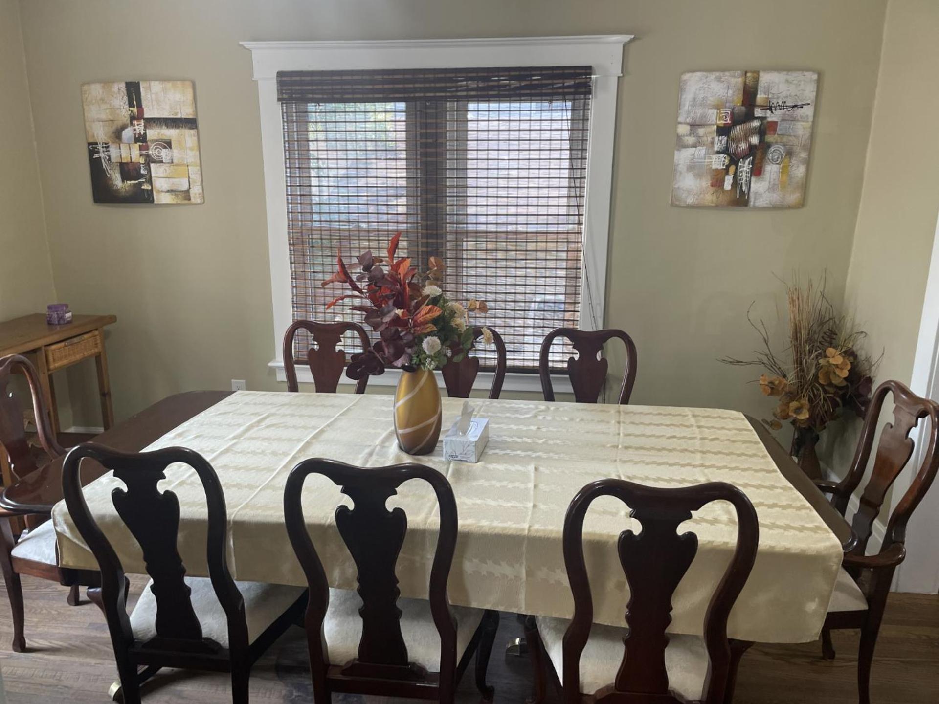 Exceptionally Close to the Falls Amazing Location & Complimentary Breakfast Delivered Daily to the Rental