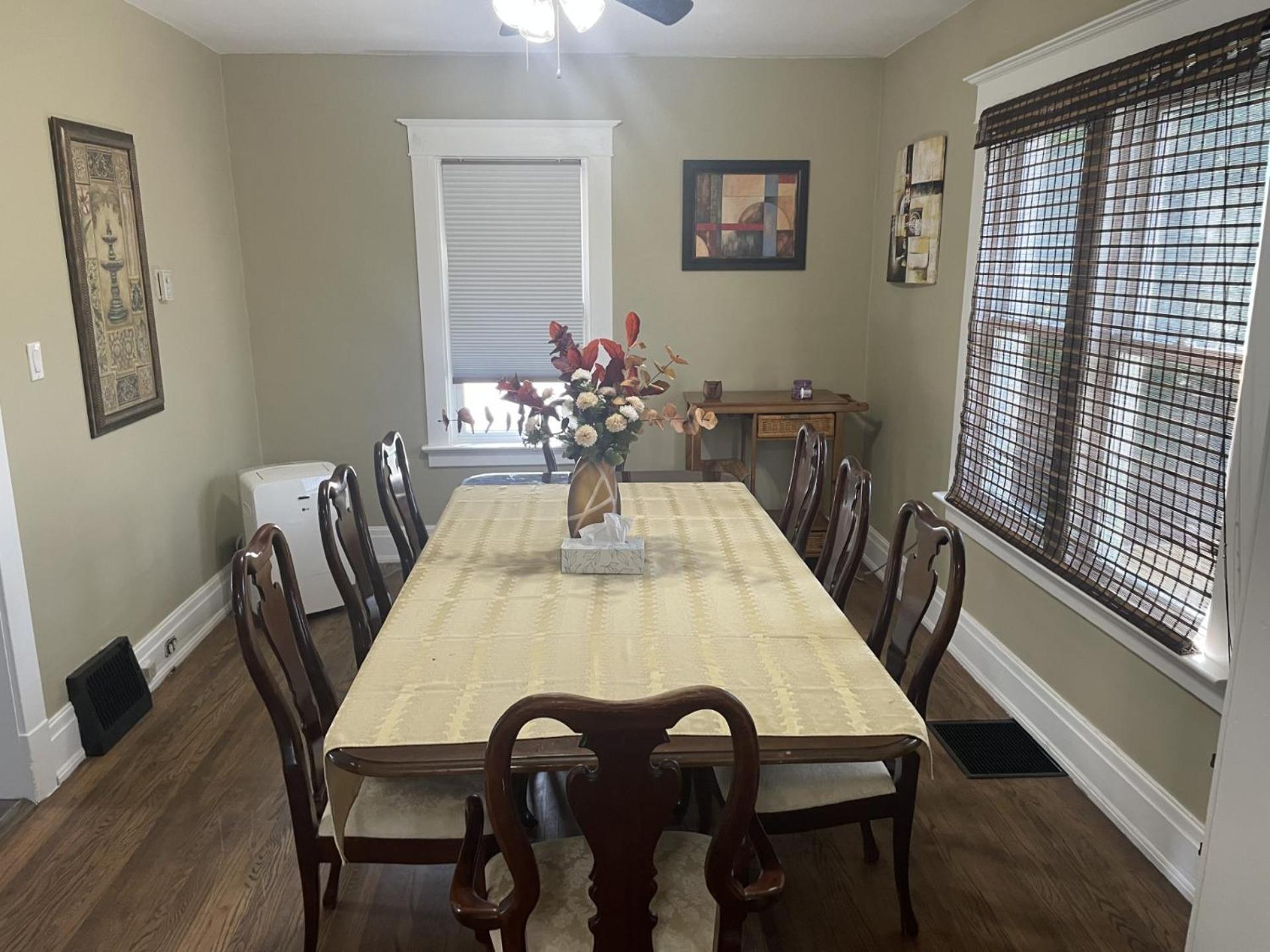 Exceptionally Close to the Falls Amazing Location & Complimentary Breakfast Delivered Daily to the Rental