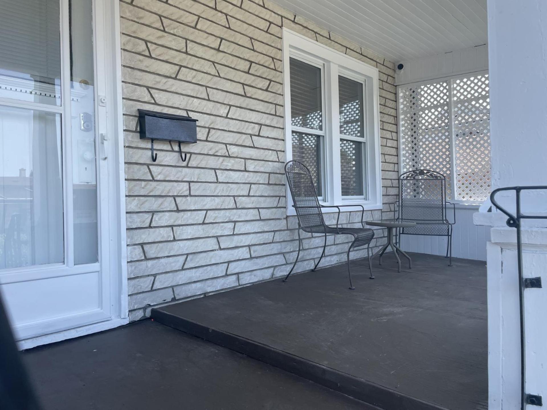 Exceptionally Close to the Falls Amazing Location & Complimentary Breakfast Delivered Daily to the Rental