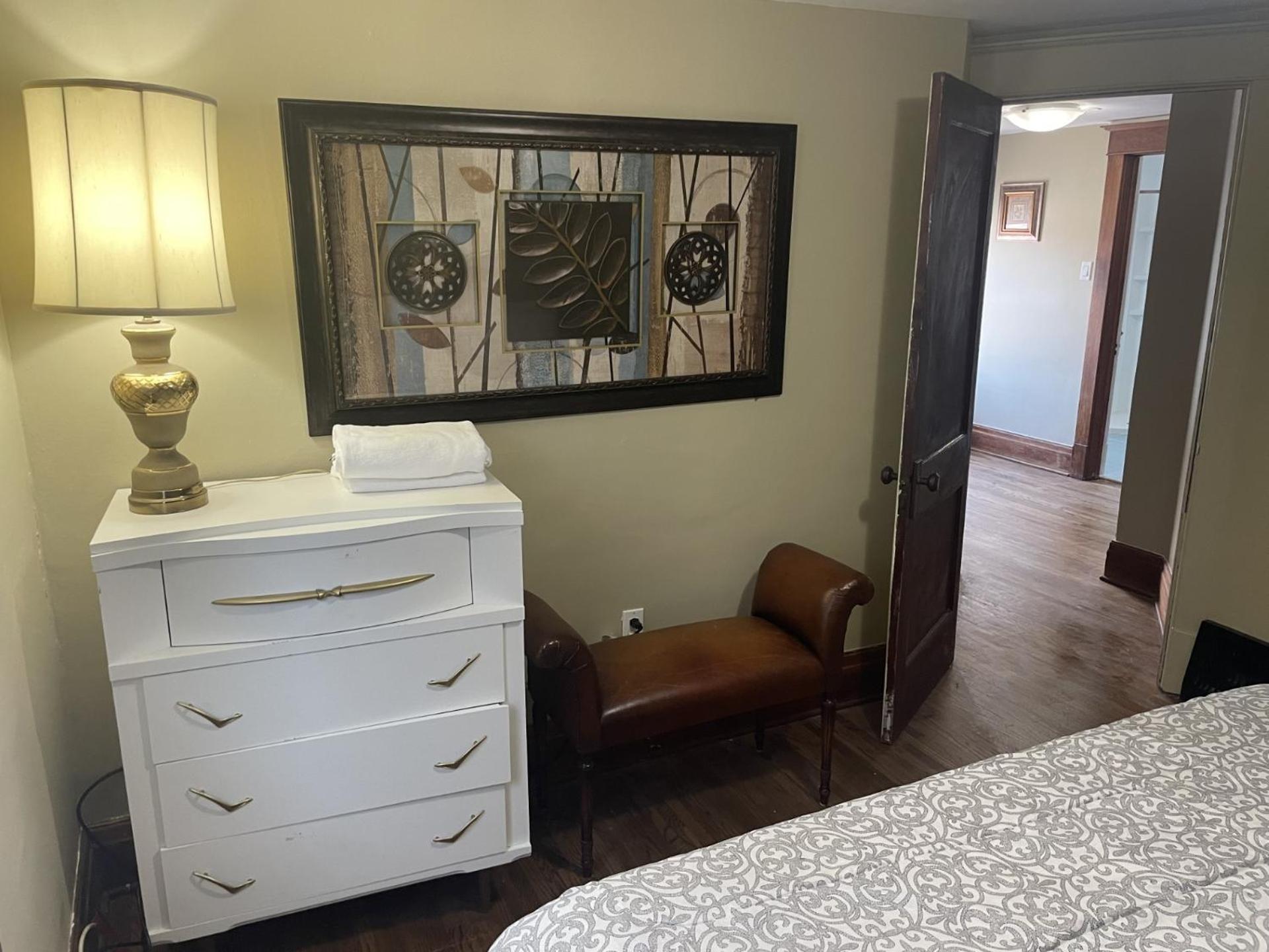 Exceptionally Close to the Falls Amazing Location & Complimentary Breakfast Delivered Daily to the Rental