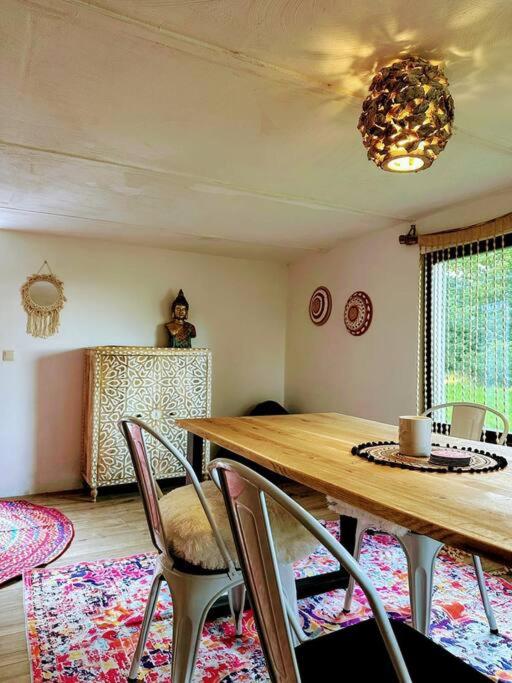Style Boho Reethaus Wohnung mit SUP und Kanu