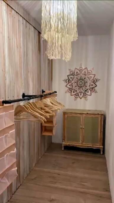Style Boho Reethaus Wohnung mit SUP und Kanu
