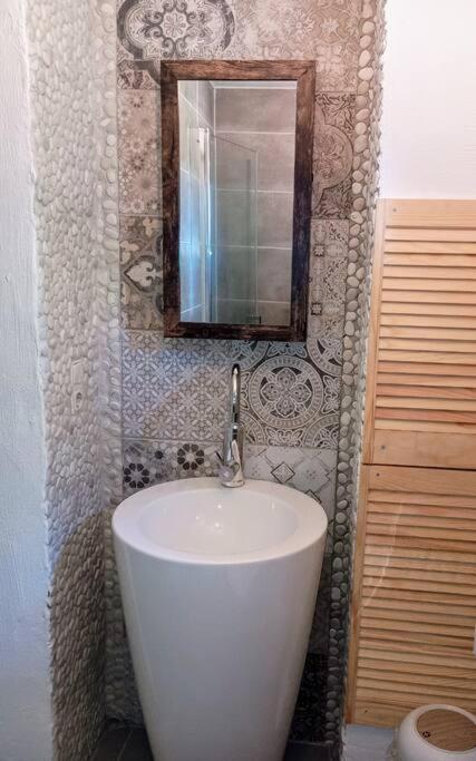Style Boho Reethaus Wohnung mit SUP und Kanu