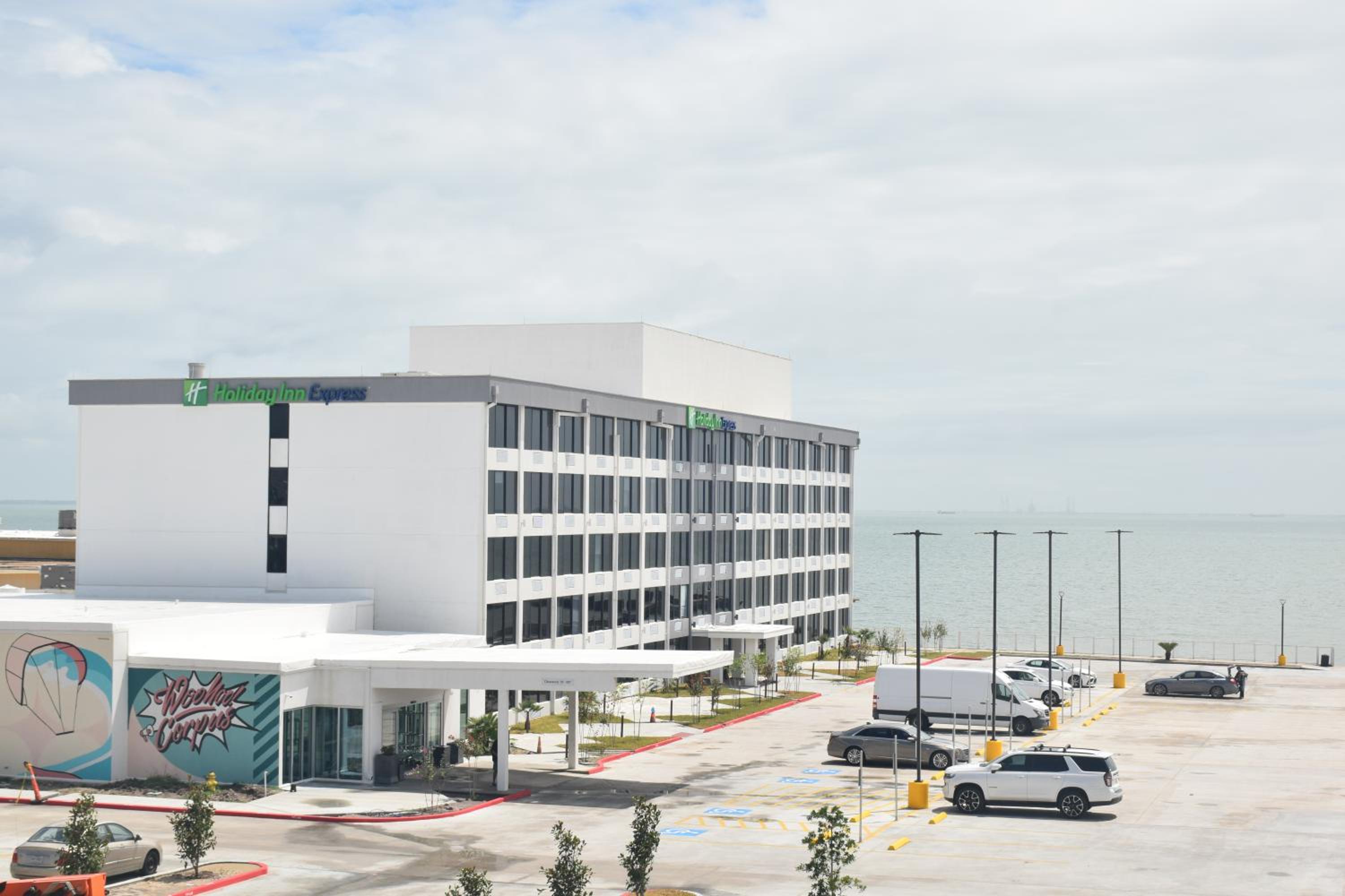 Hotel Holiday Inn Express Corpus Christi - Beachfront, an IHG Hotel - Image 1