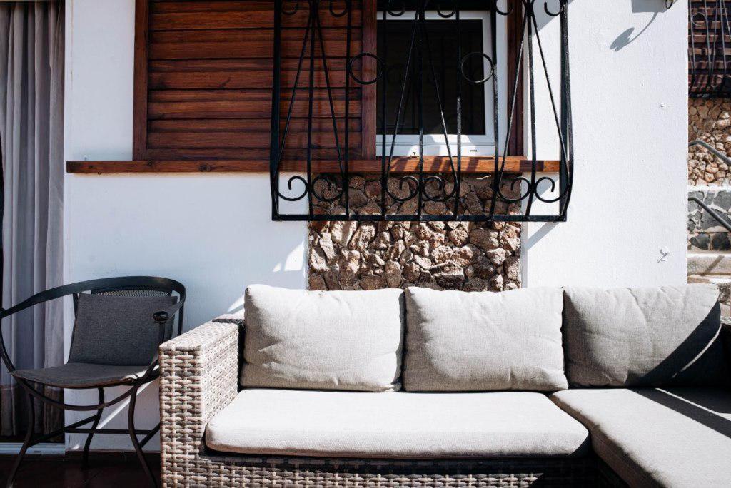 Rocas Rojas Beach Front