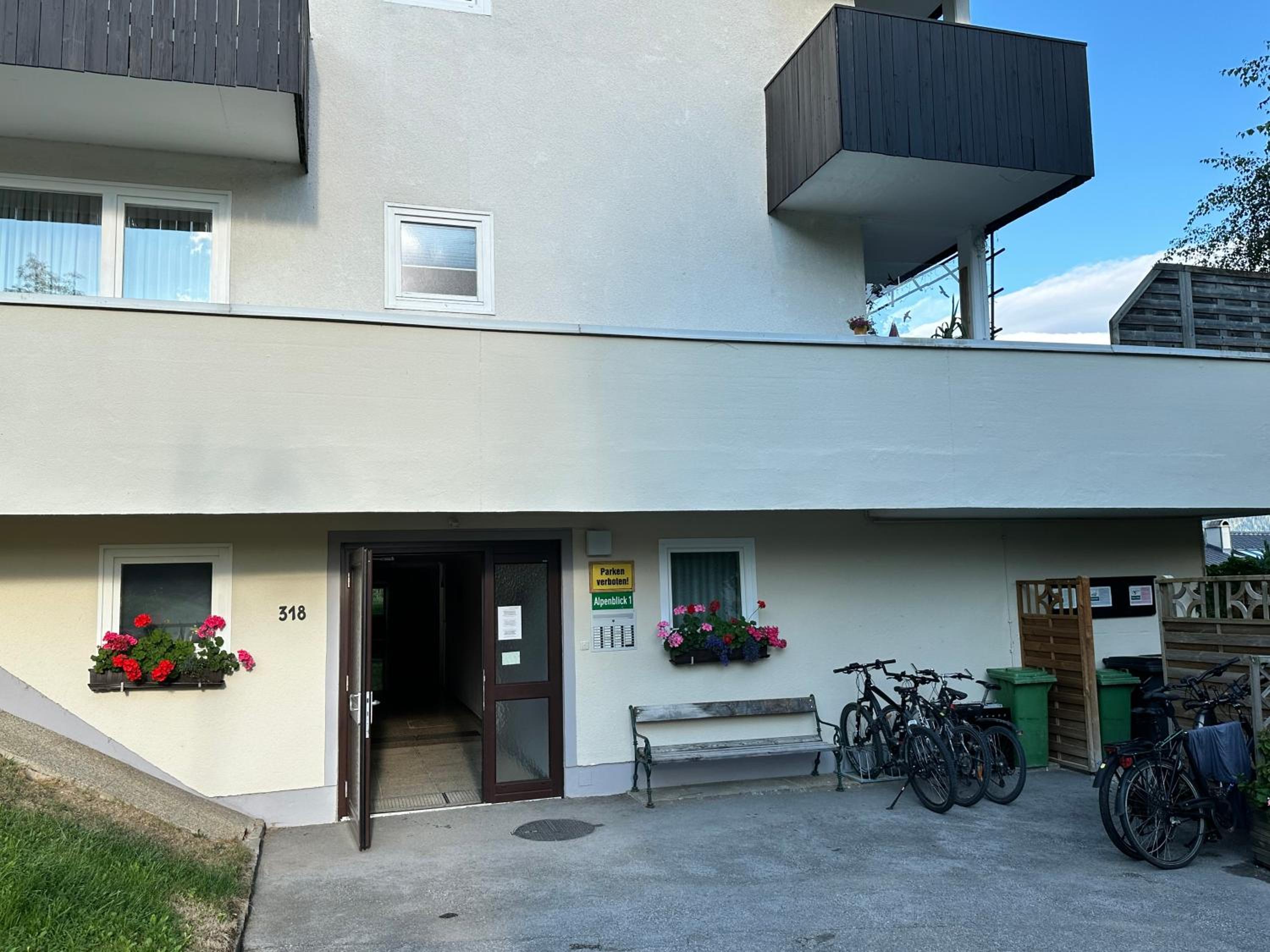 Das Alpenzeit Loft mit Balkon und Grimmingblick