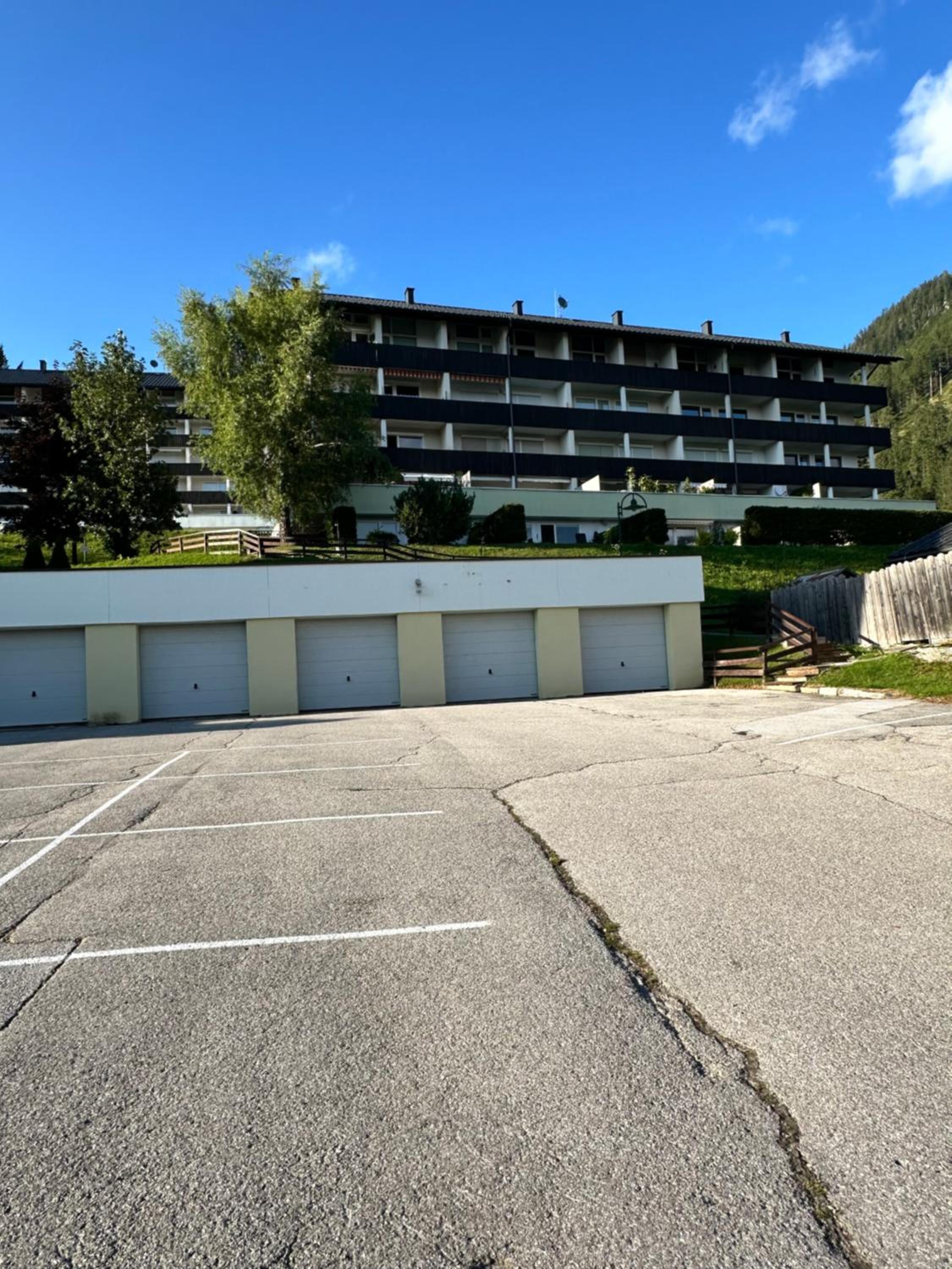 Das Alpenzeit Loft mit Balkon und Grimmingblick