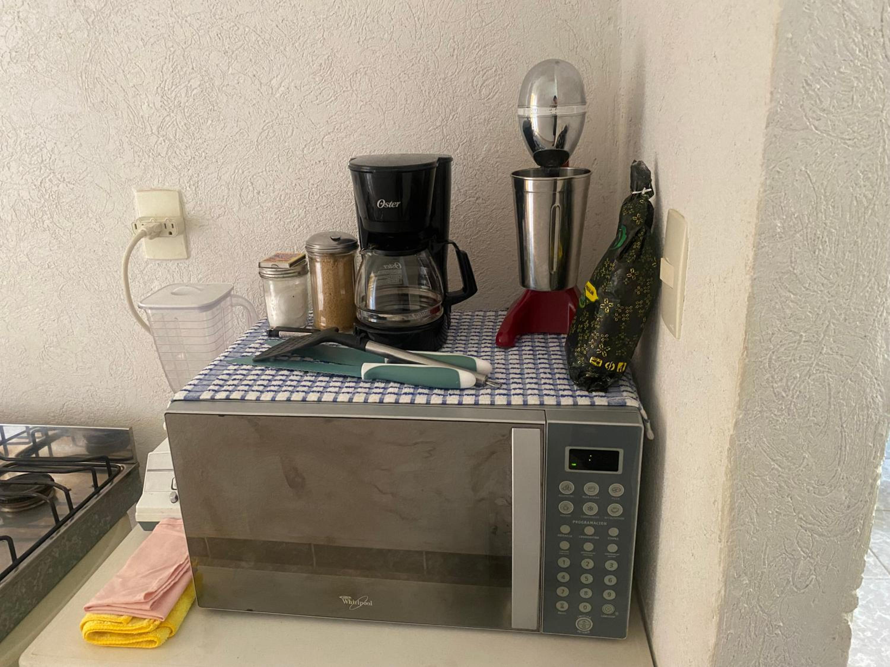 Acapulco diamante departamento entero alberca y Wifi view 5