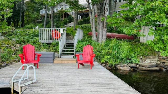 Stunning All-Seasons Muskoka Lakefront Cottage
