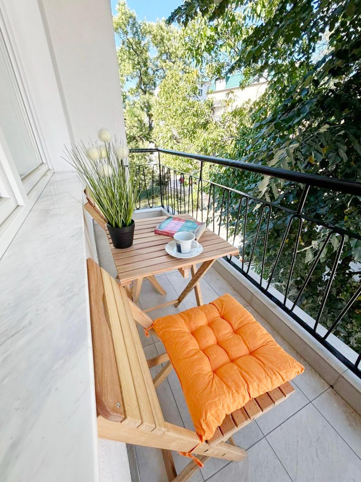 The Circle Apartment