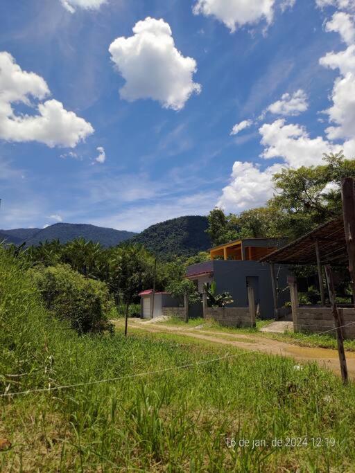 Casa, terraço amplo, até 8 pessoas