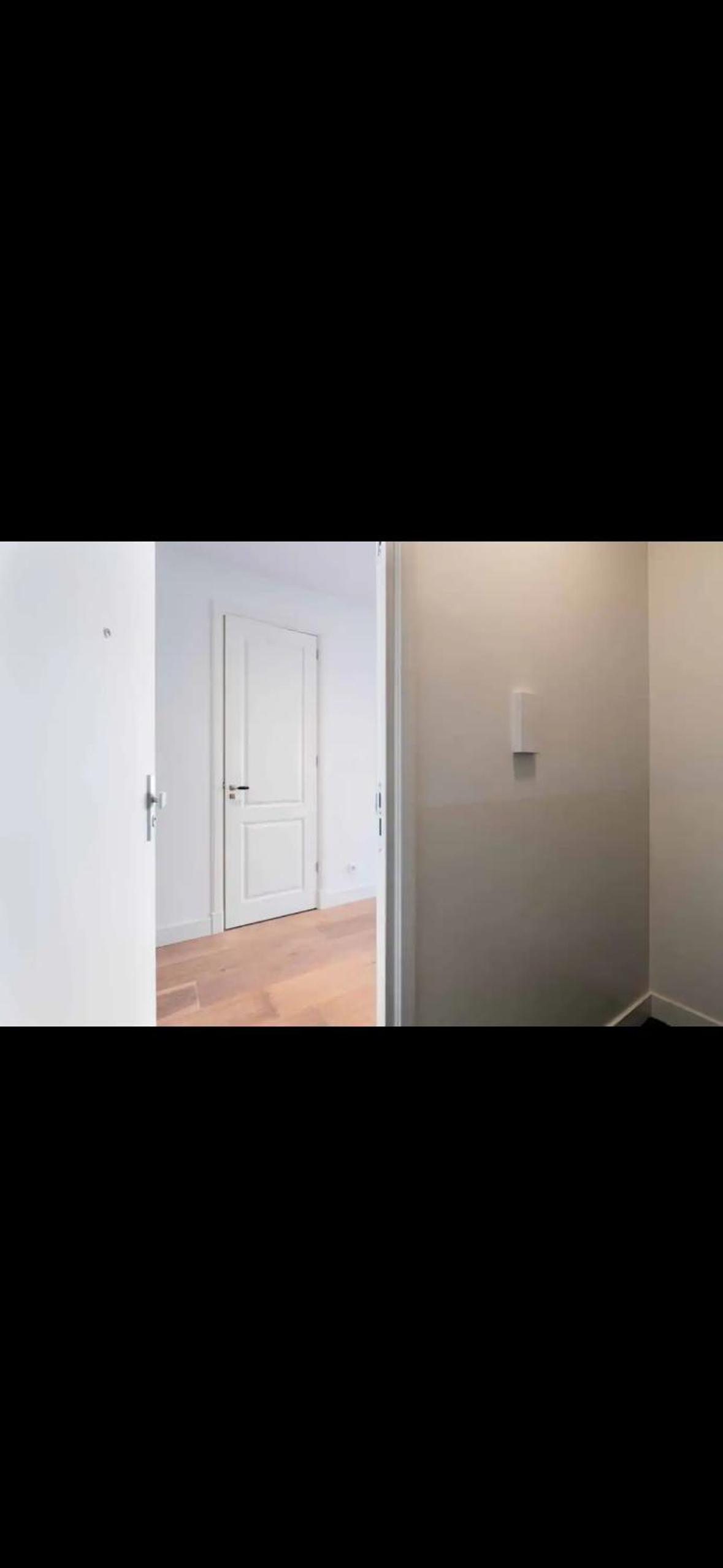 Fully renovated two bedroom apartment in the centre of Amsterdam