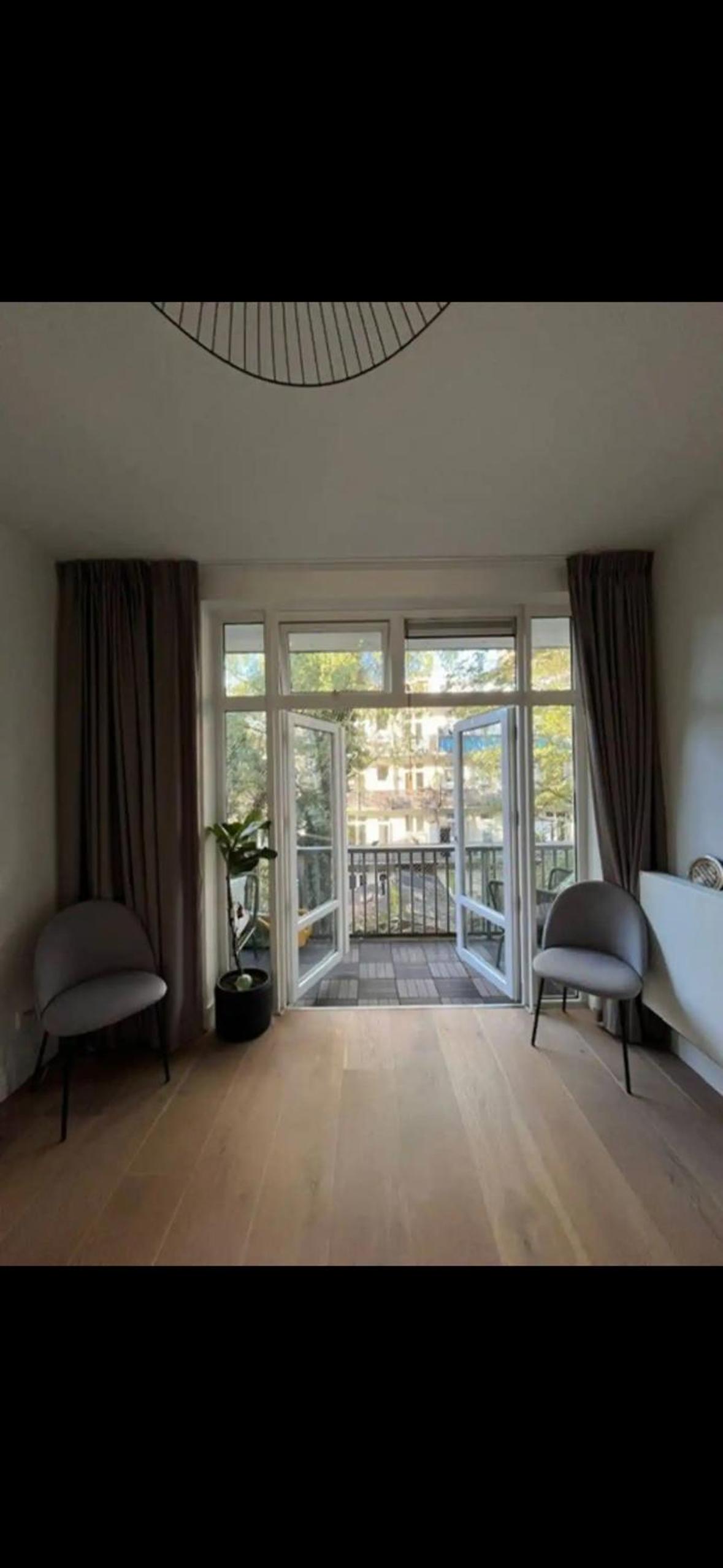 Fully renovated two bedroom apartment in the centre of Amsterdam