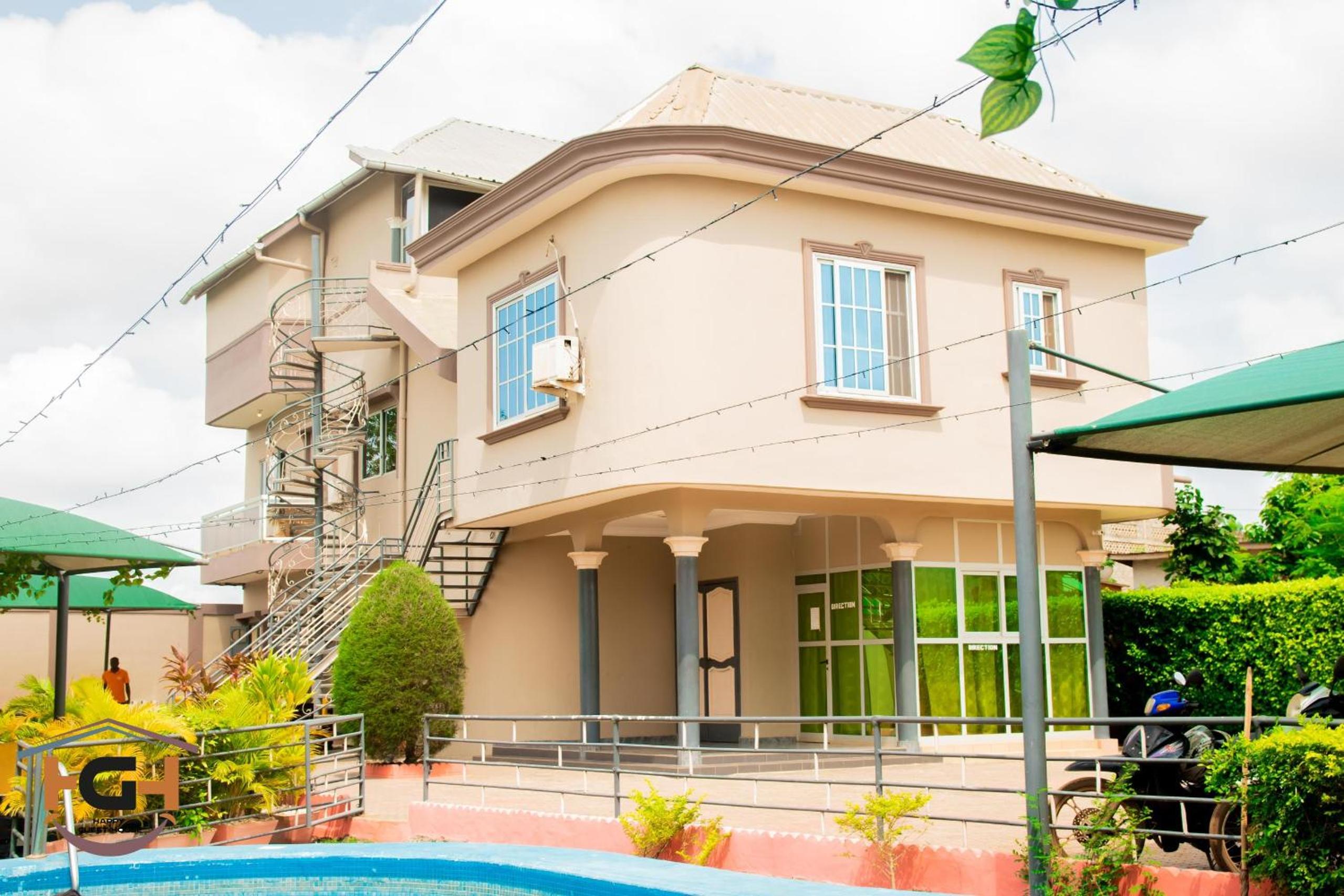 HAPPY GUEST HOUSE - HGH