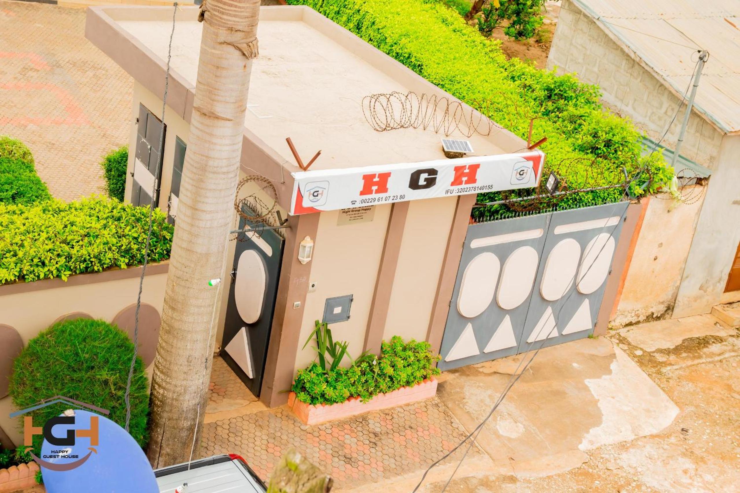 HAPPY GUEST HOUSE - HGH