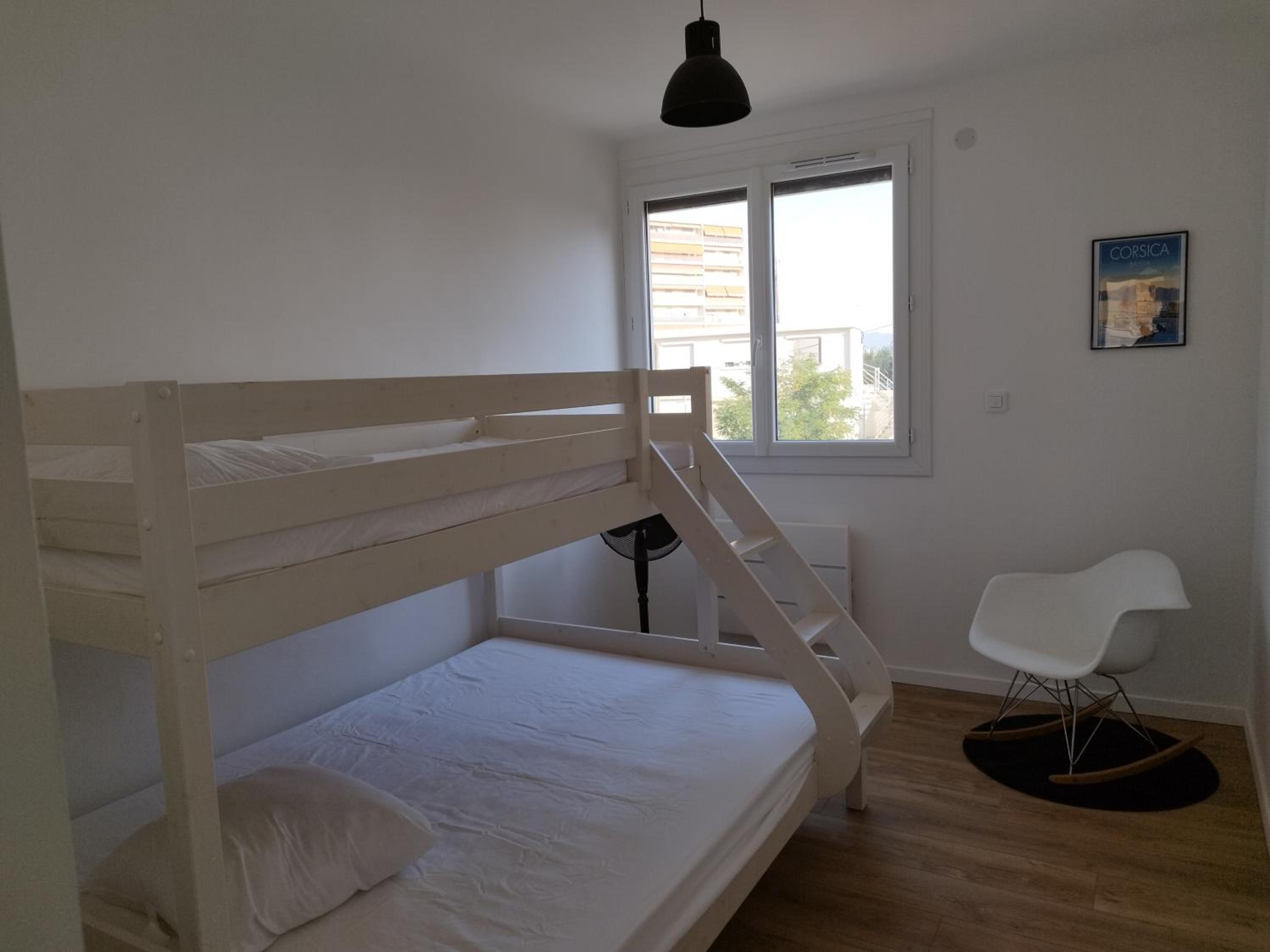 Appartement traversant 2 chambres