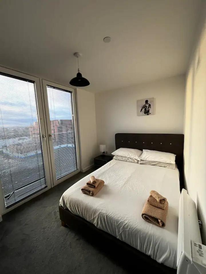 Old Trafford Penthouse Duplex - Steps from MUFC view 5