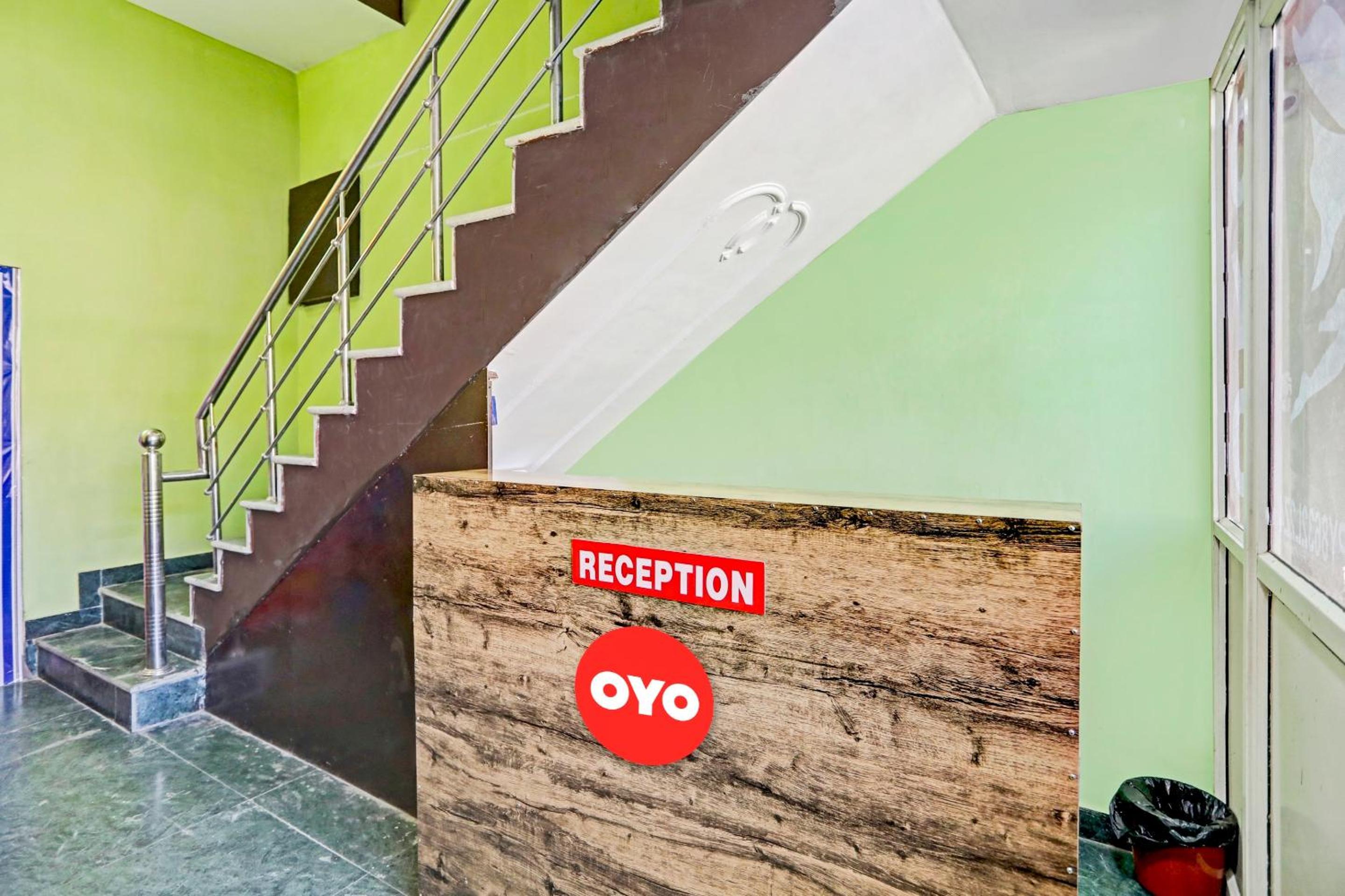 Lobby & Reception