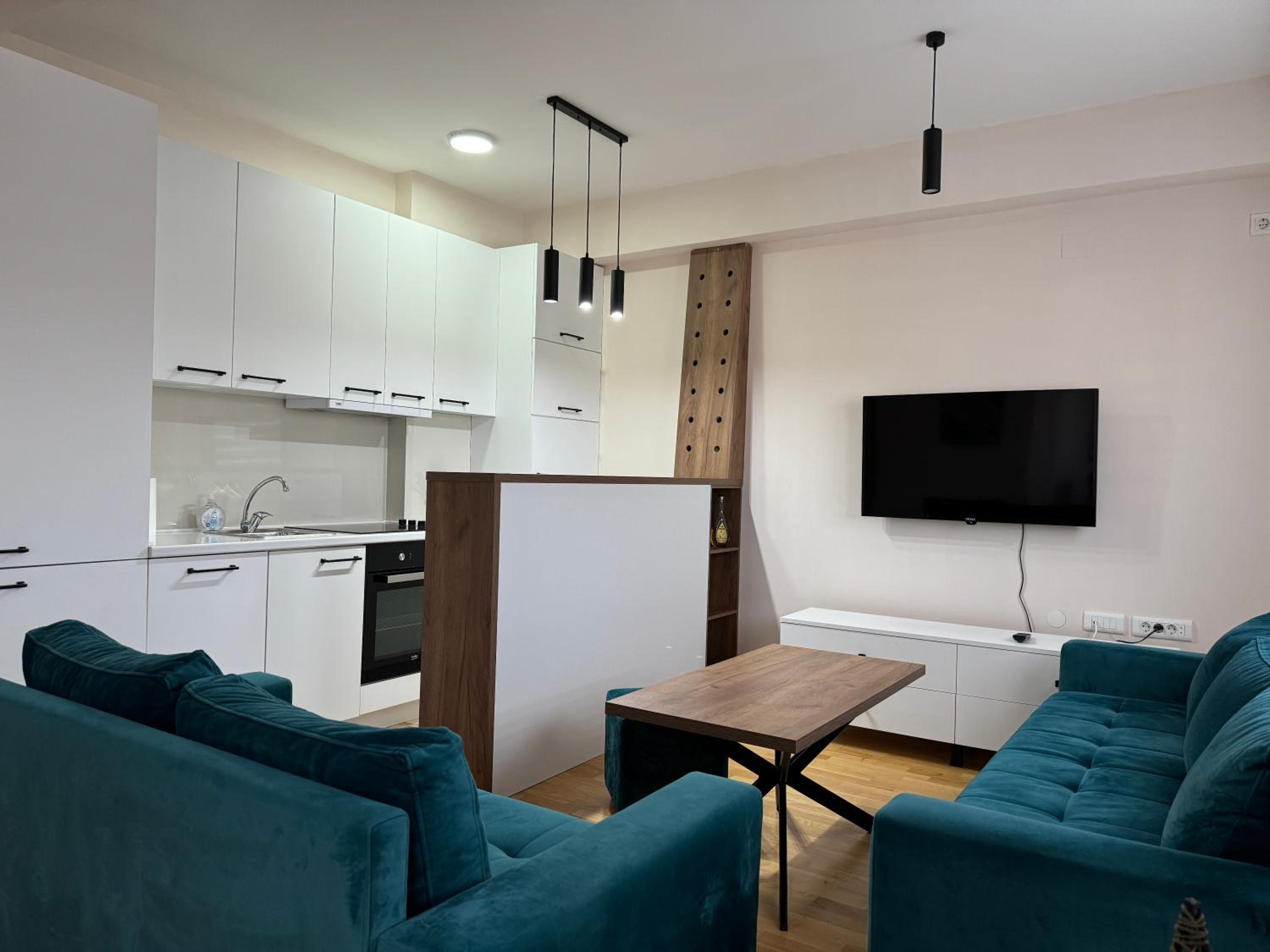 Modern 2-Bedroom Apartment with Private Garage Skopje view 2