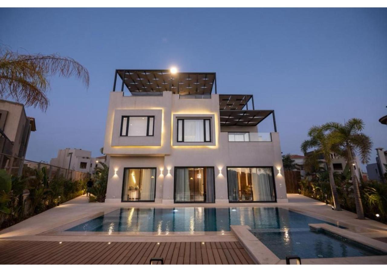 A wonderful stand alone villa with a fully furnished ultra modern swimming pool in Palm Hills in Sheikh Zayed