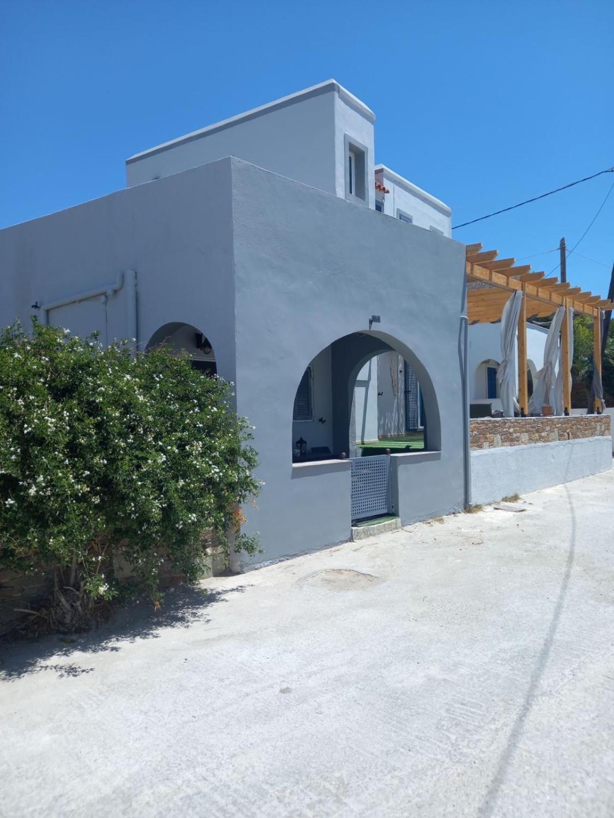 Κυκλαδίτικη βίλα στην Παραλία Αντώνηδες, Κύθνου view 2