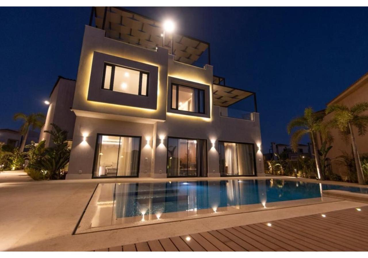 A wonderful stand alone villa with a fully furnished ultra modern swimming pool in Palm Hills in Sheikh Zayed