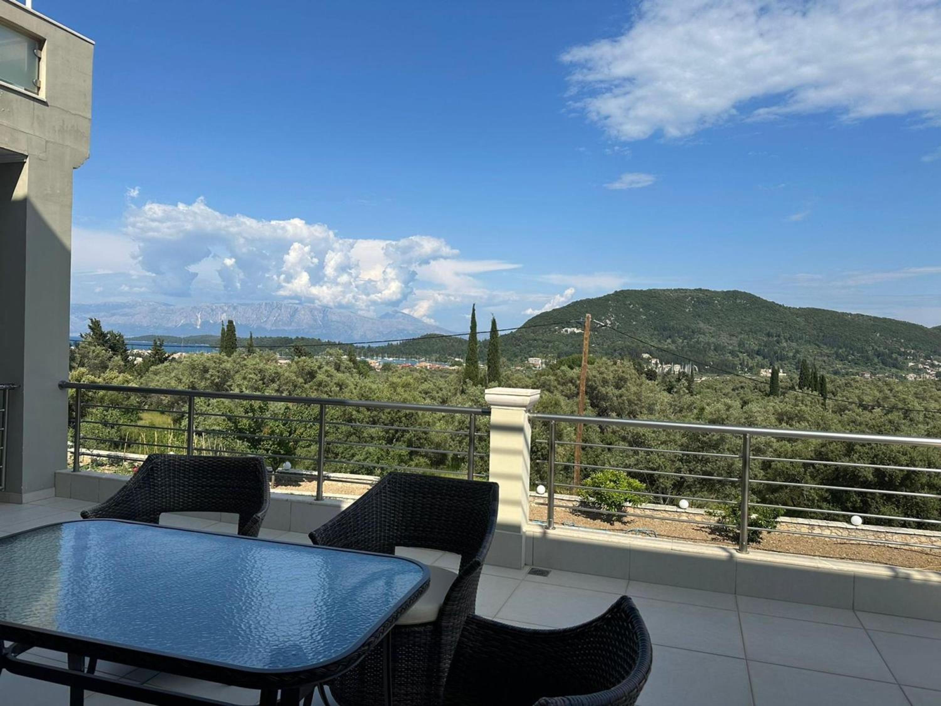 Elpida Luxury Apartments Suites