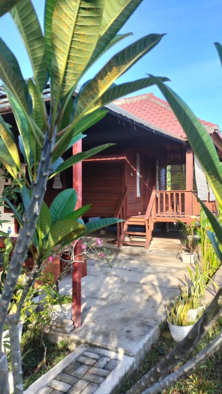 Side house