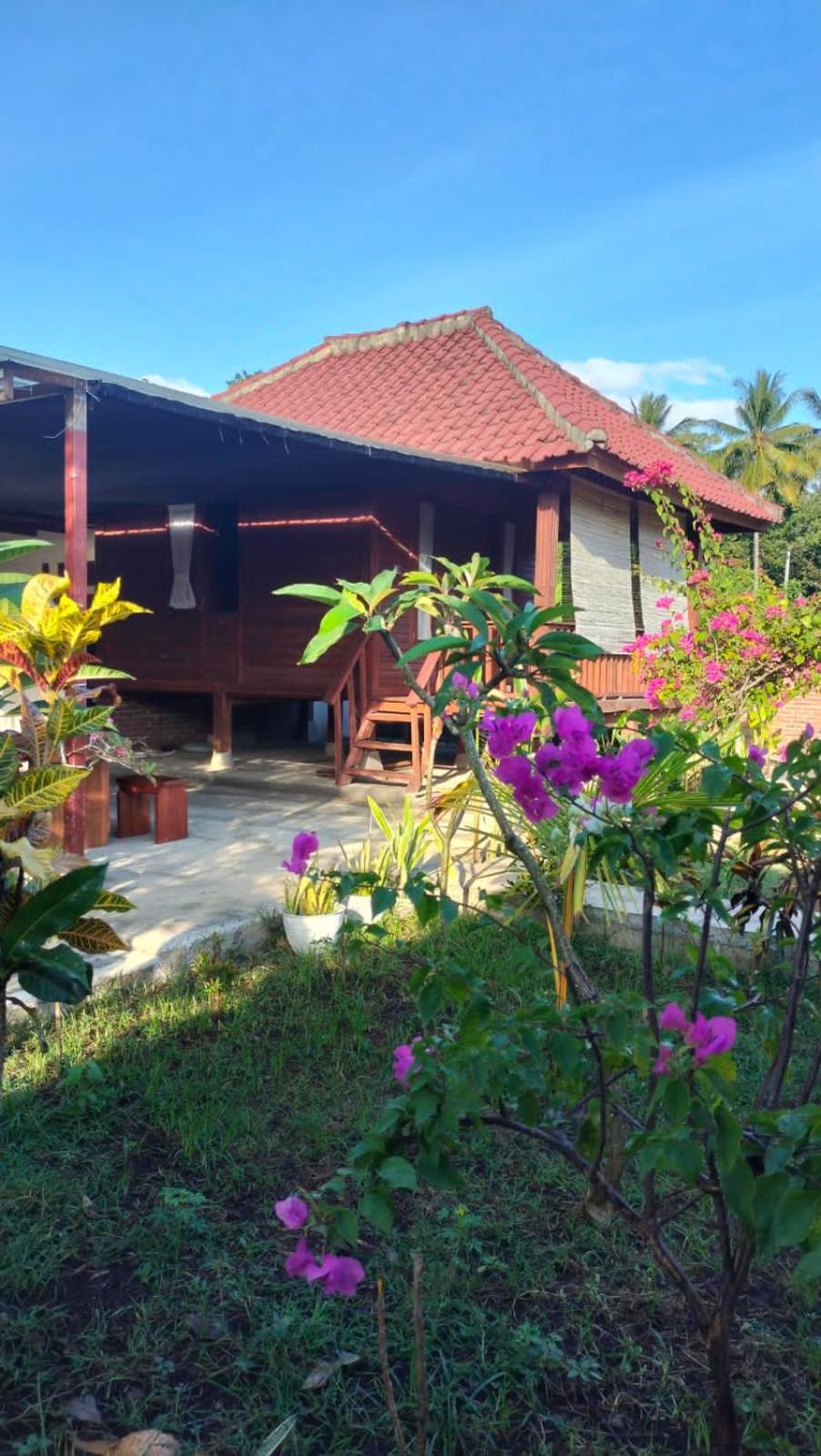 Side house