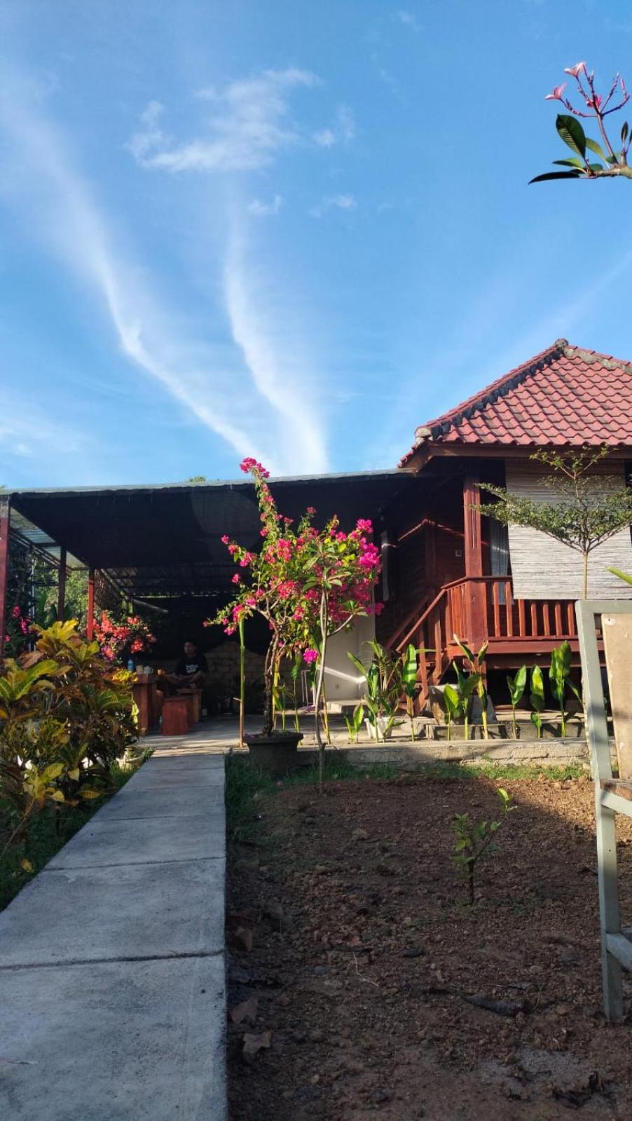 Side house