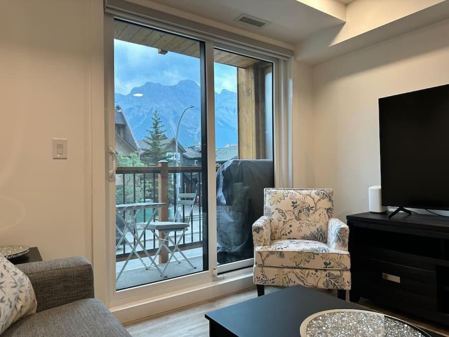 T202 BRAND NEW! The Mountain's Call- Mountain View Stay