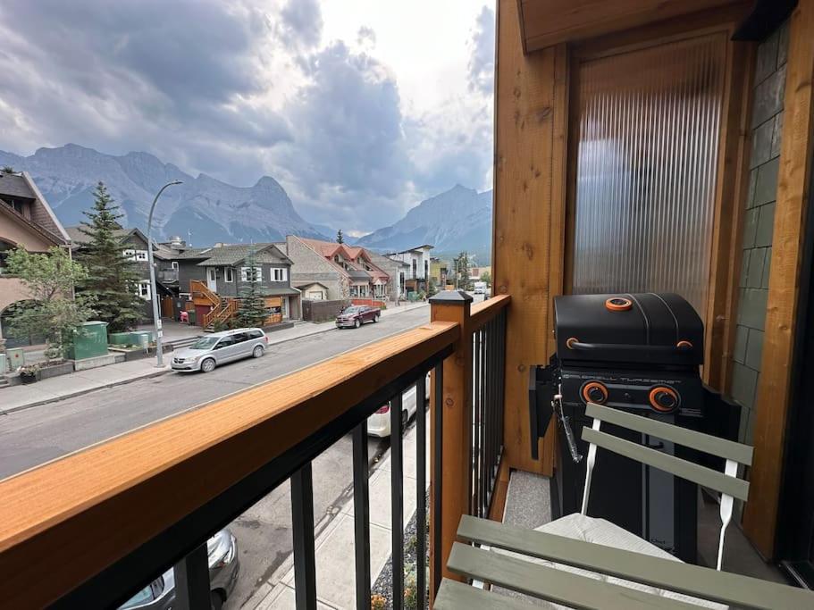 T202 BRAND NEW! The Mountain's Call- Mountain View Stay