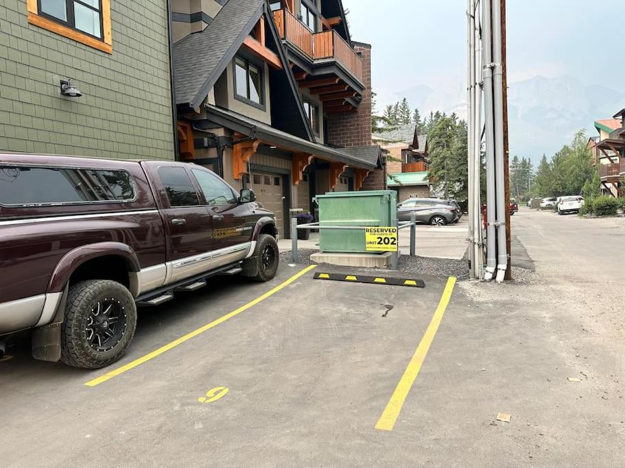 T202 BRAND NEW! The Mountain's Call- Mountain View Stay